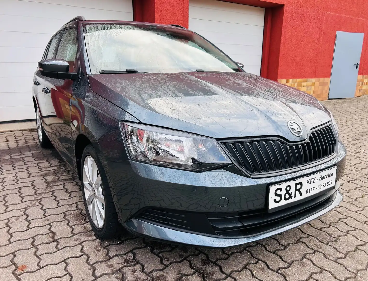 Skoda Fabia Combi Active Grau - 1