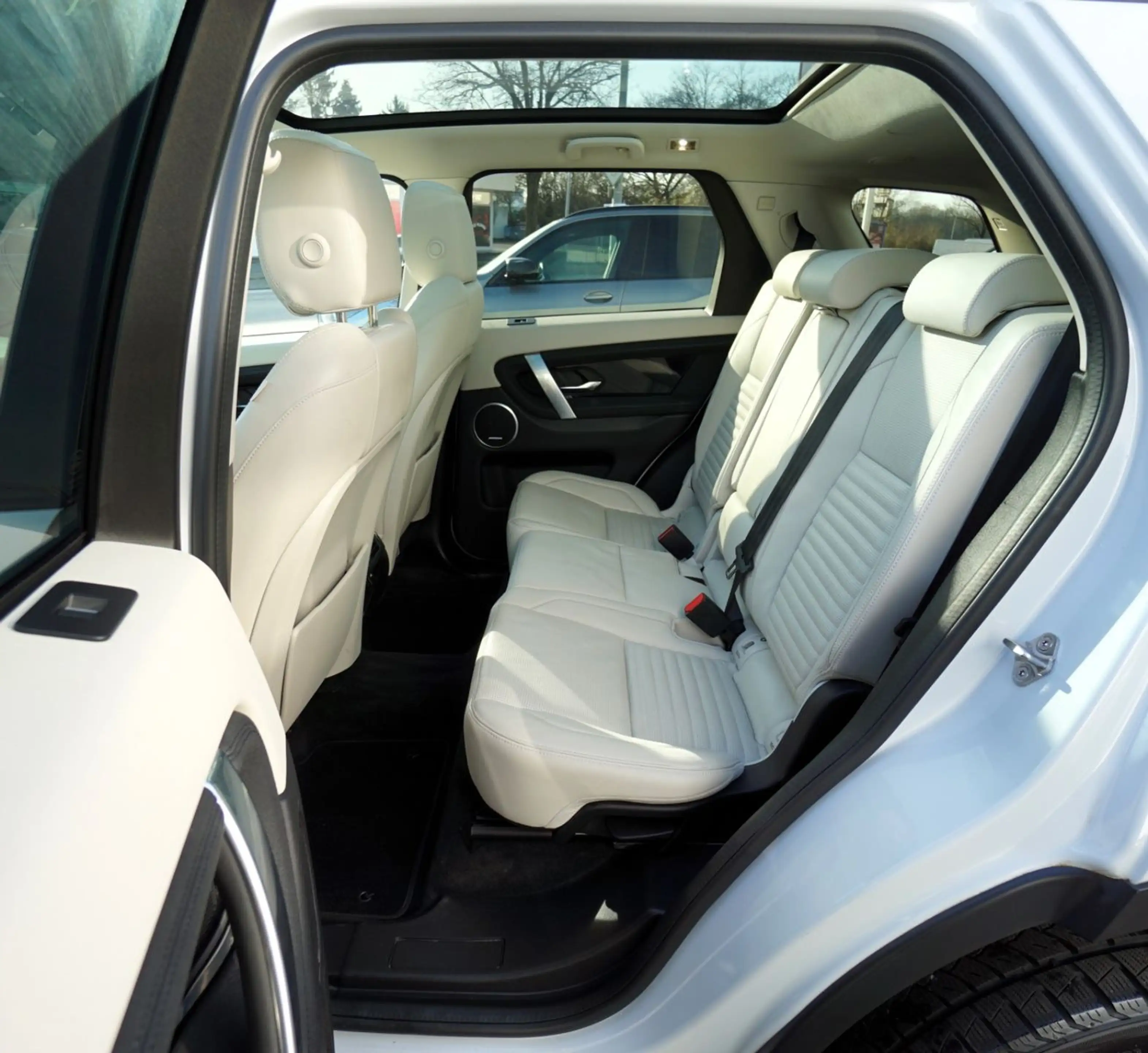 Land Rover Discovery Sport S AWD — photo 8