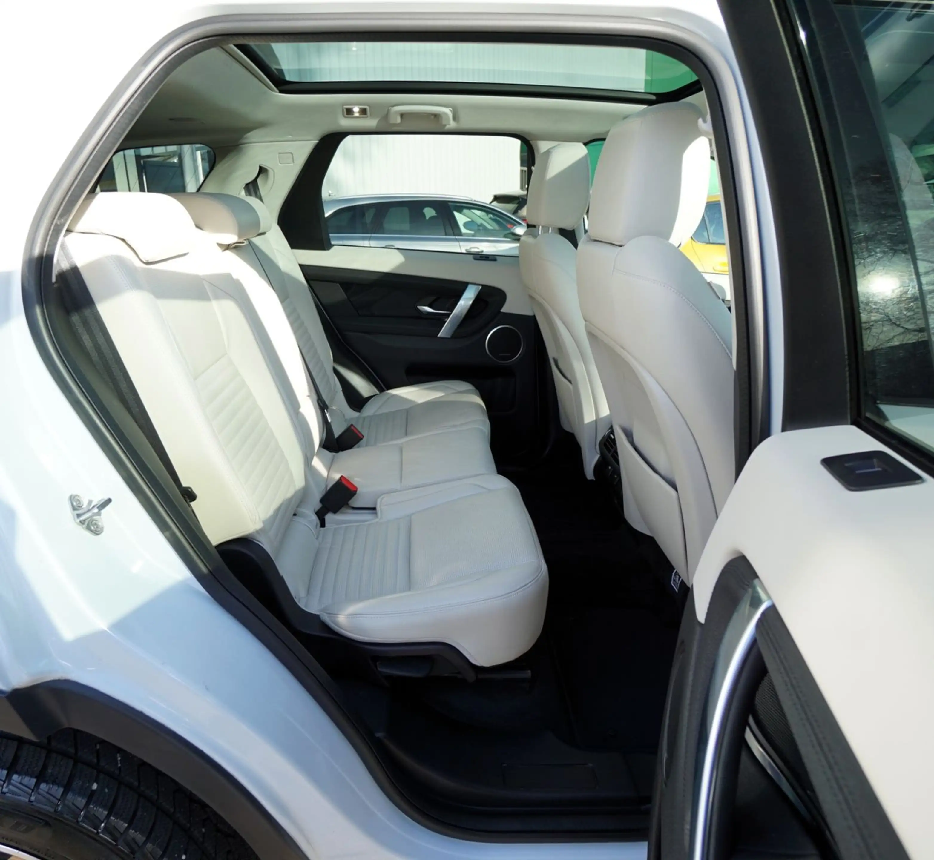 Land Rover Discovery Sport S AWD — photo 9