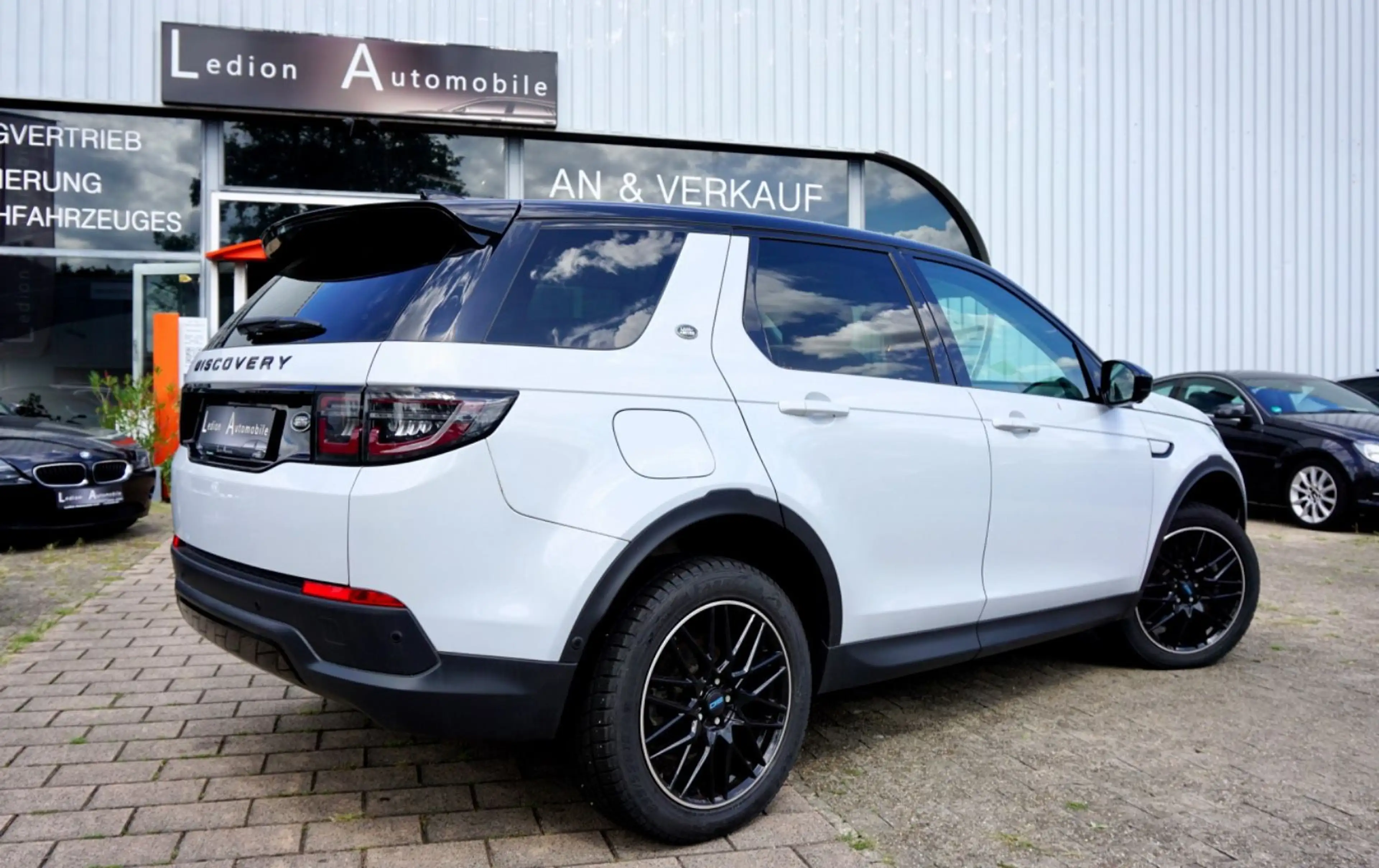 Land Rover Discovery Sport S AWD — photo 4