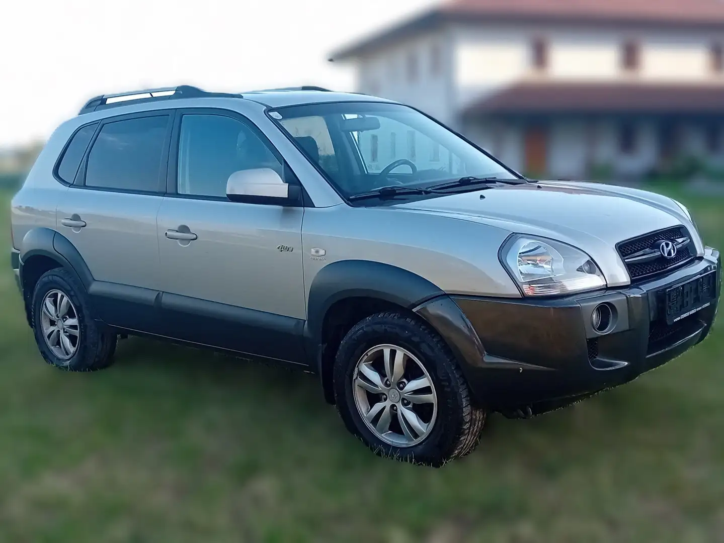 Hyundai TUCSON Tucson 2,0 Comfort+ CRDi VGT 4WD DPF Comfort+ Grau - 2