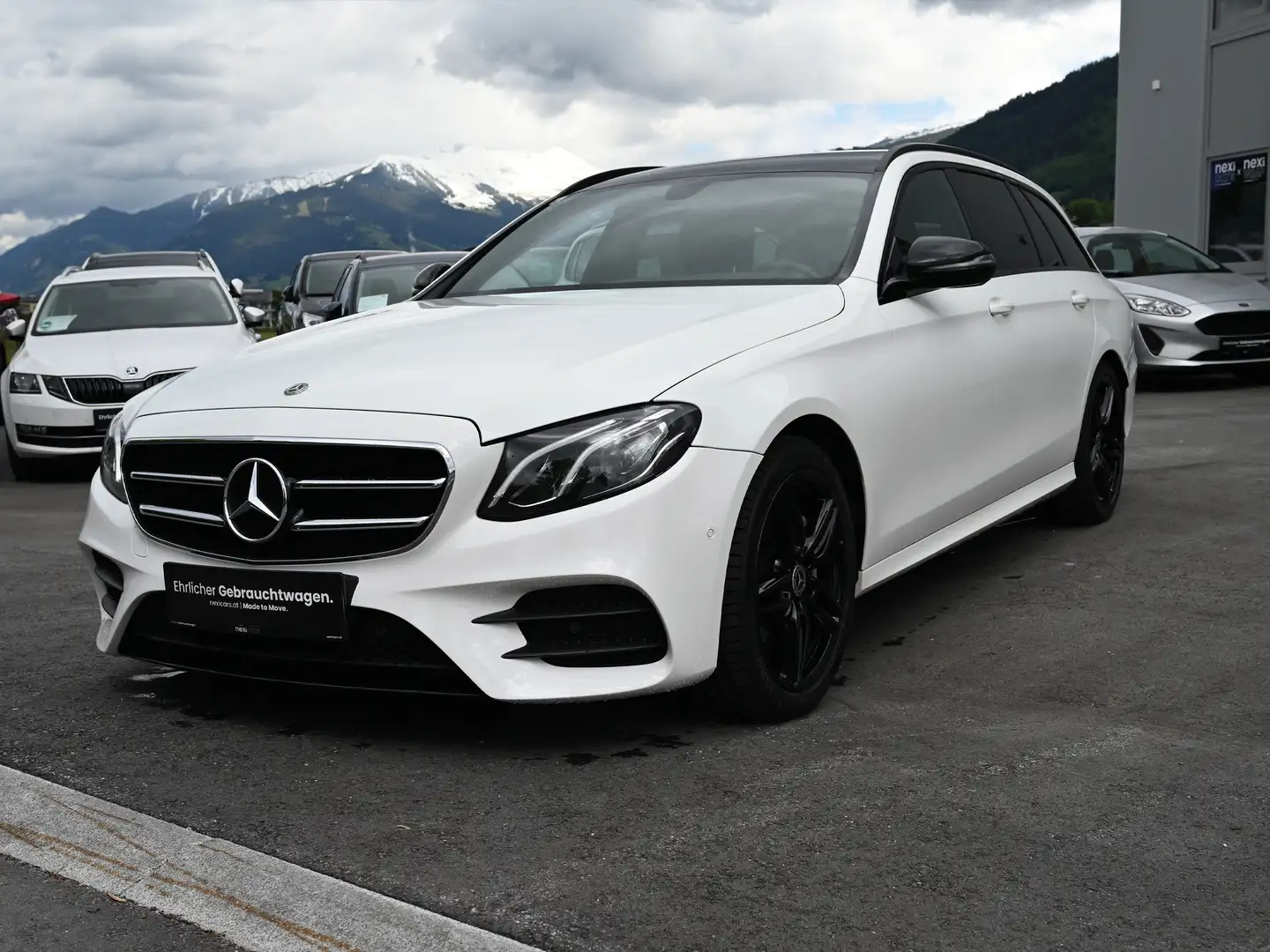 Mercedes-Benz E 220 E 220 d 4Matic (213.205) Weiß - 1
