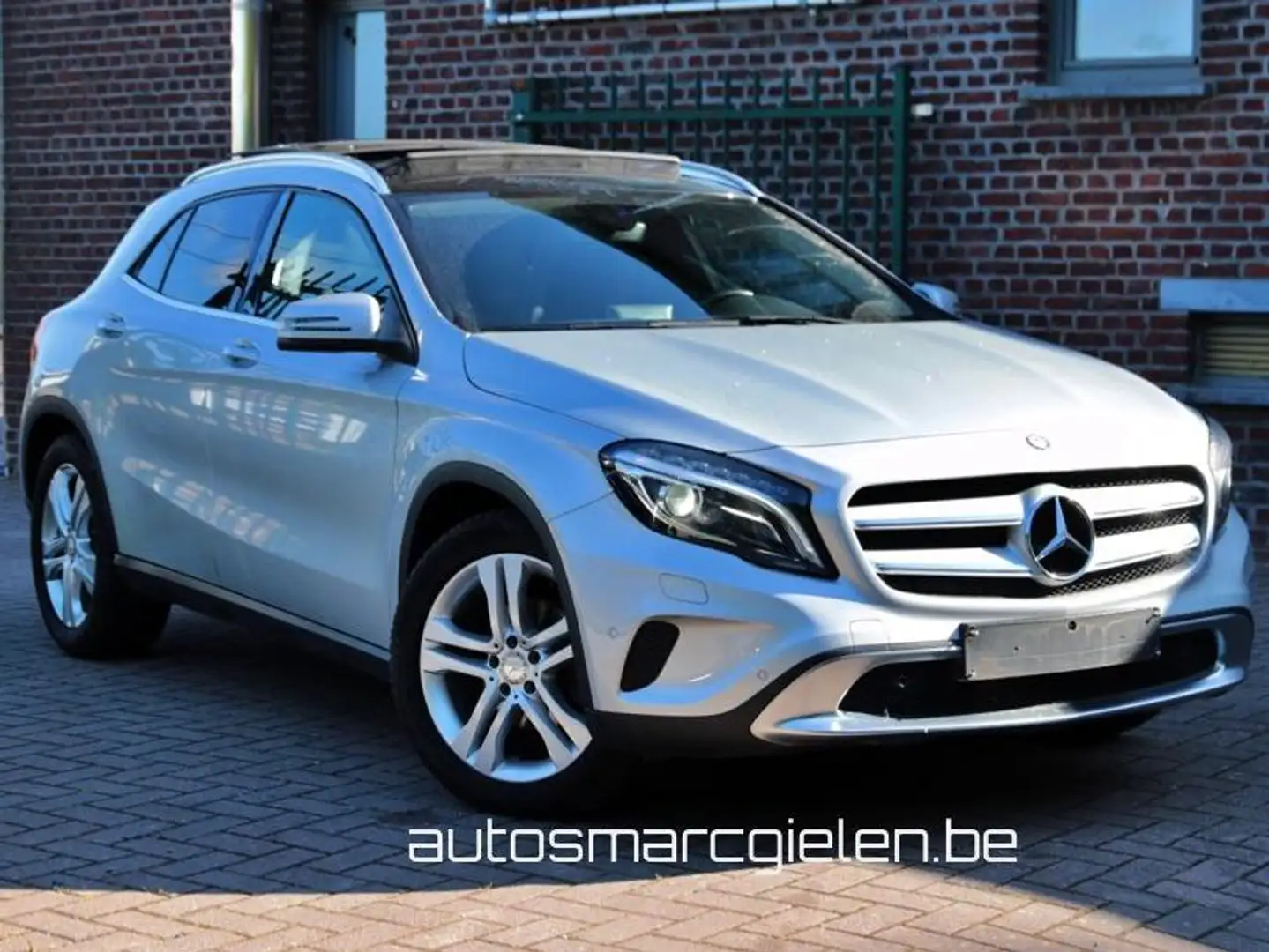 Mercedes-Benz GLA 200 d, Urban, Panorama, Navi, LED, Tempomat, Camera Silber - 2