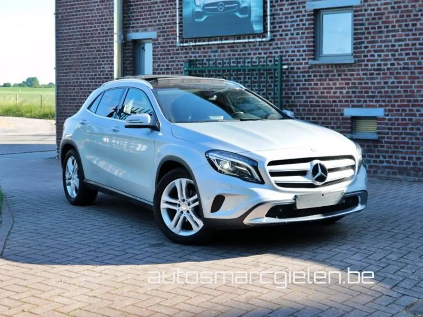 Mercedes-Benz GLA 200 d, Urban, Panorama, Navi, LED, Tempomat, Camera Silber - 1