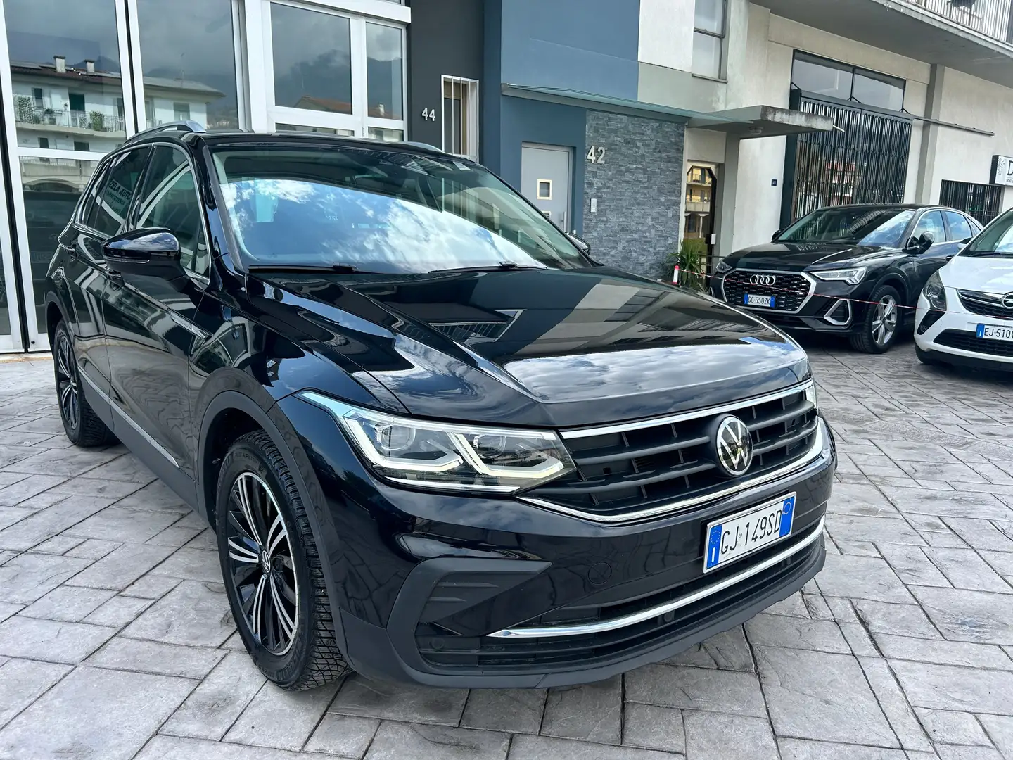 Volkswagen Tiguan Tiguan 2.0 tdi Elegance 150cv dsg Nero - 2