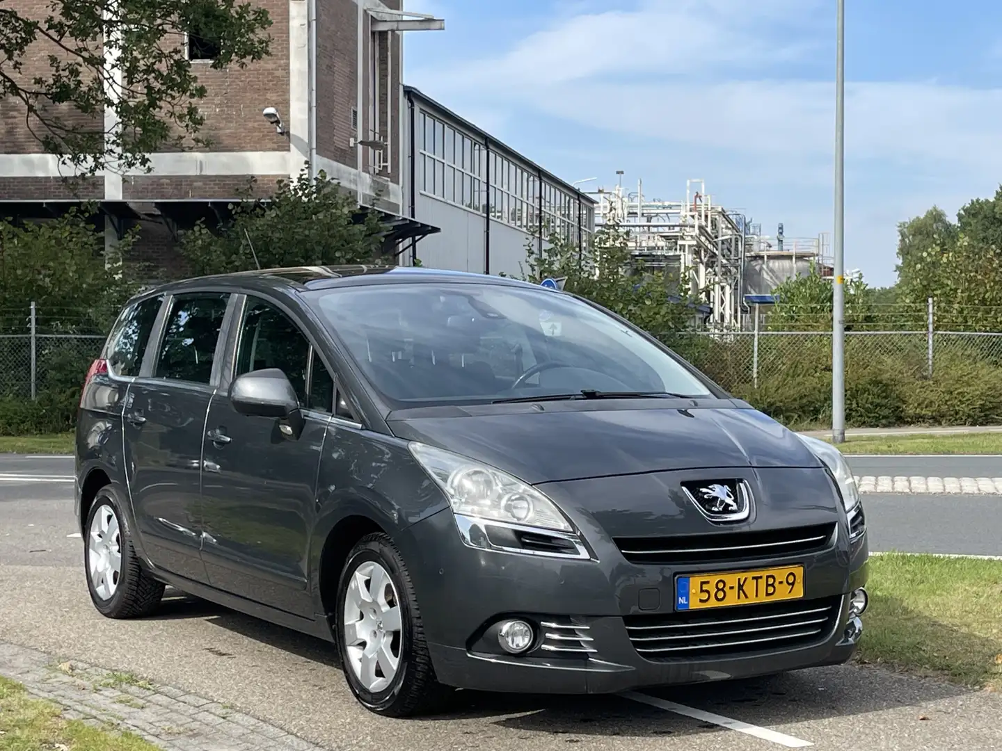 Peugeot 5008 1.6 THP ST 5p. | Panoramadak | Trekhaak | Cruise C Grün - 1