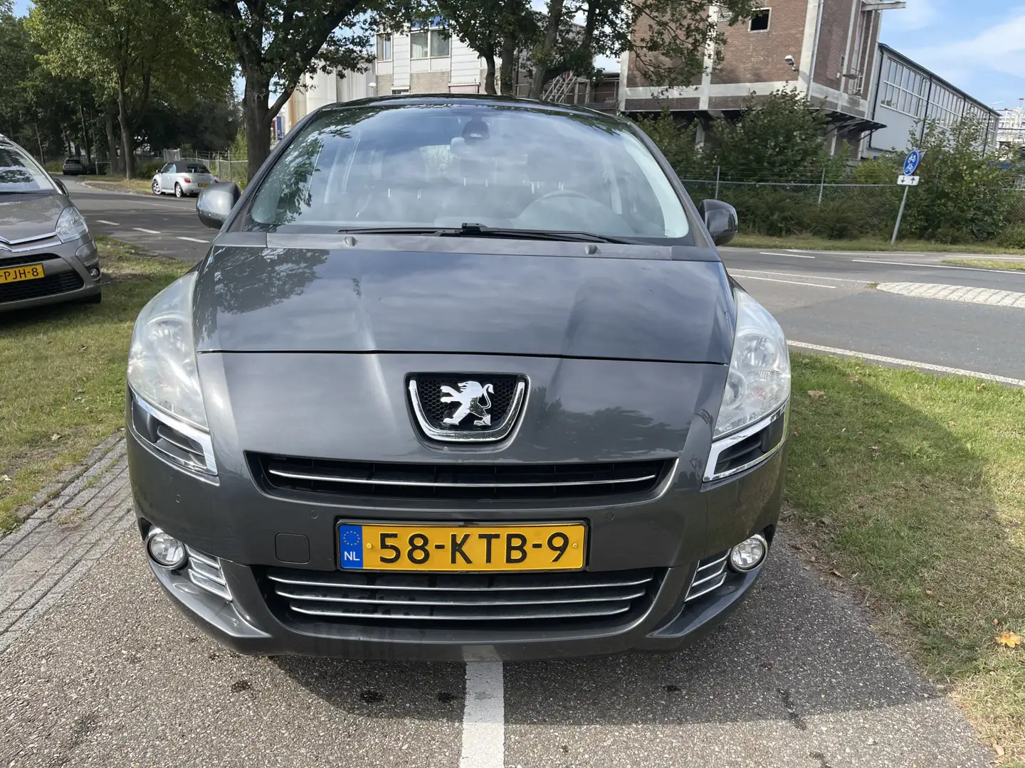 Peugeot 5008 1.6 THP ST 5p. | Panoramadak | Trekhaak | Cruise C Grün - 2
