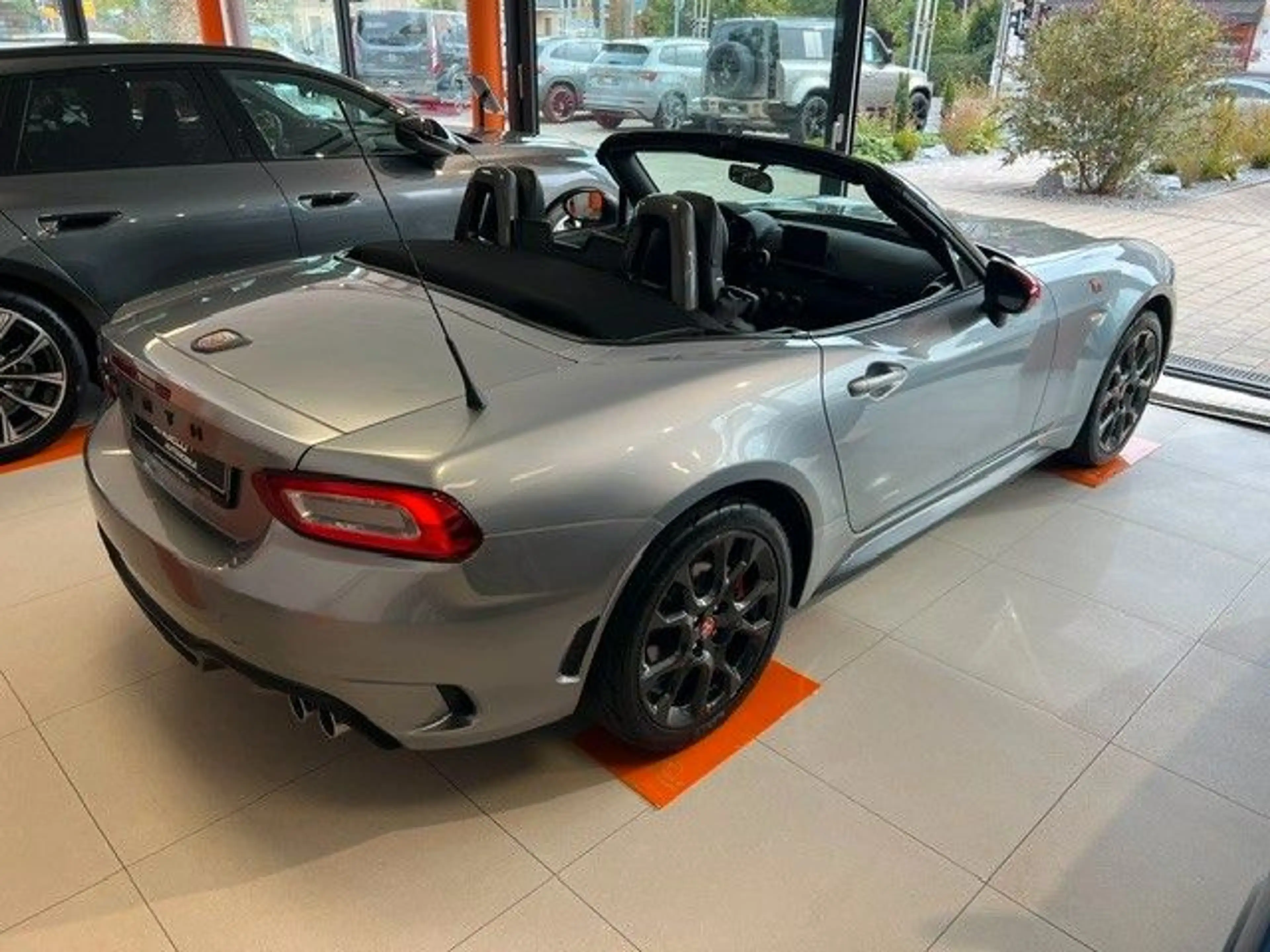 Abarth 124 Spider Turismo*Navi*Bose*Leder*SHZ* — photo 15