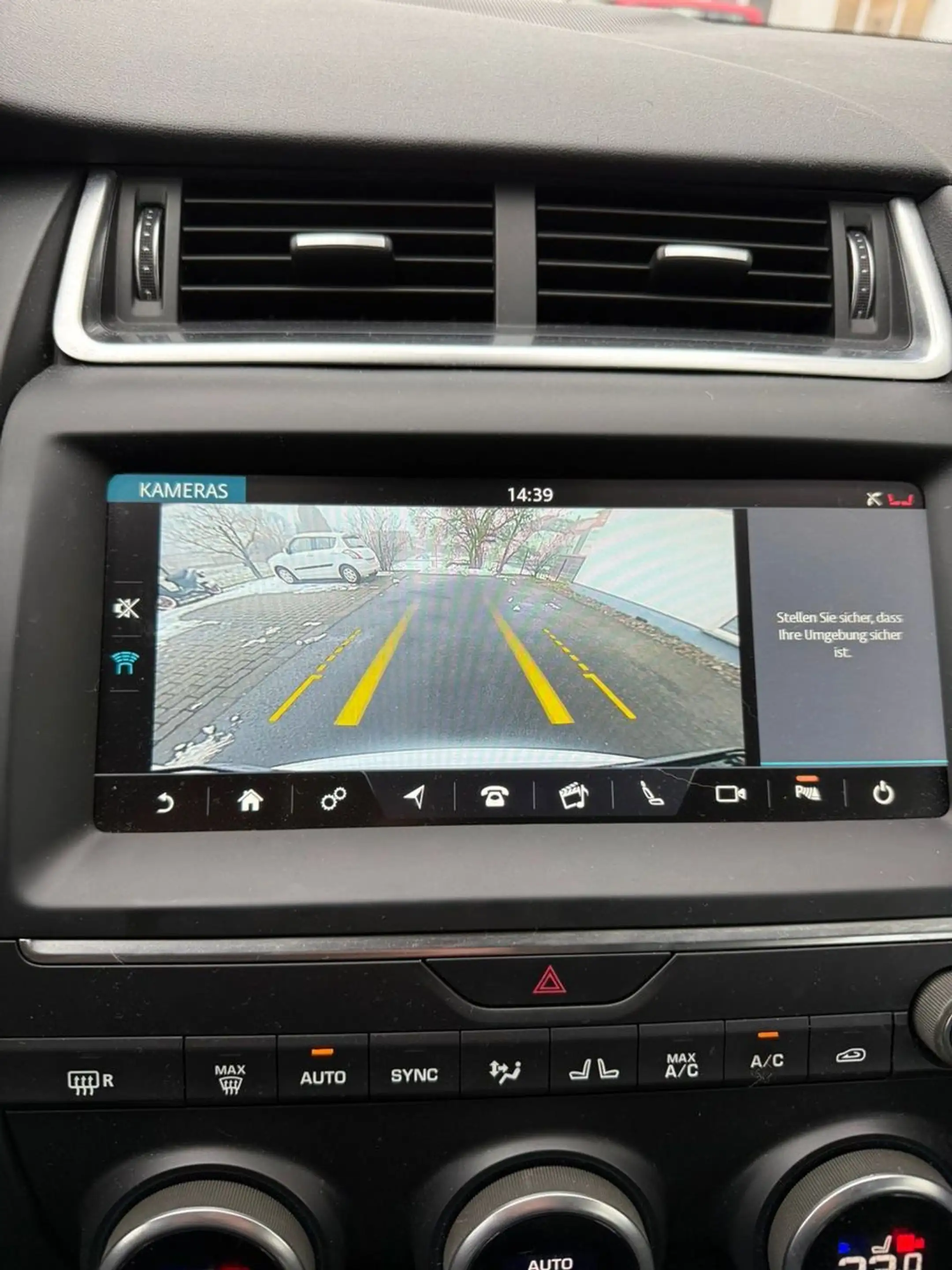 Jaguar E-Pace E-PACE Basis — photo 12