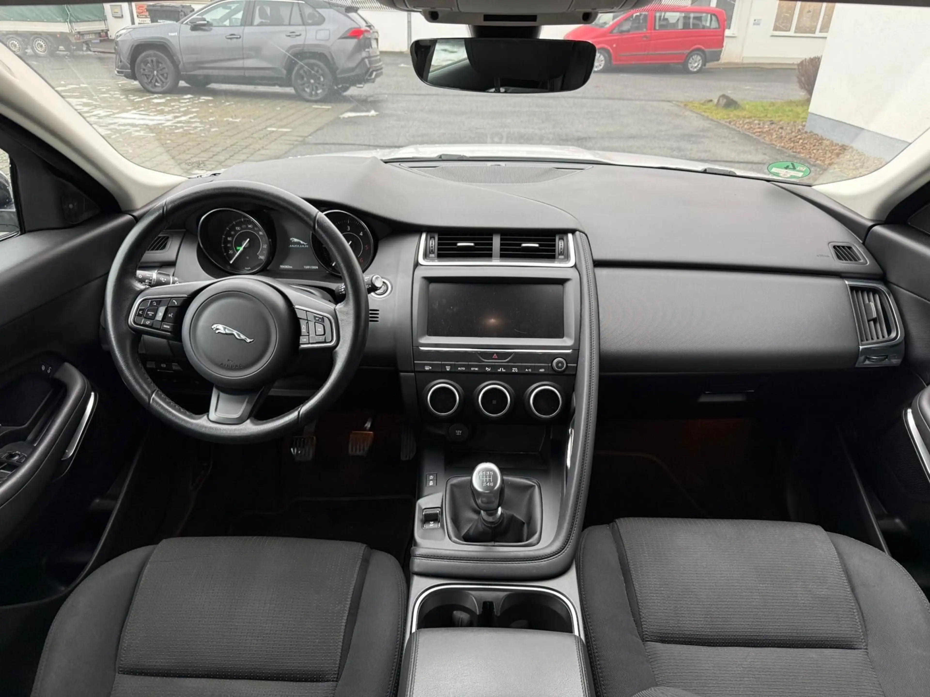 Jaguar E-Pace E-PACE Basis — photo 11