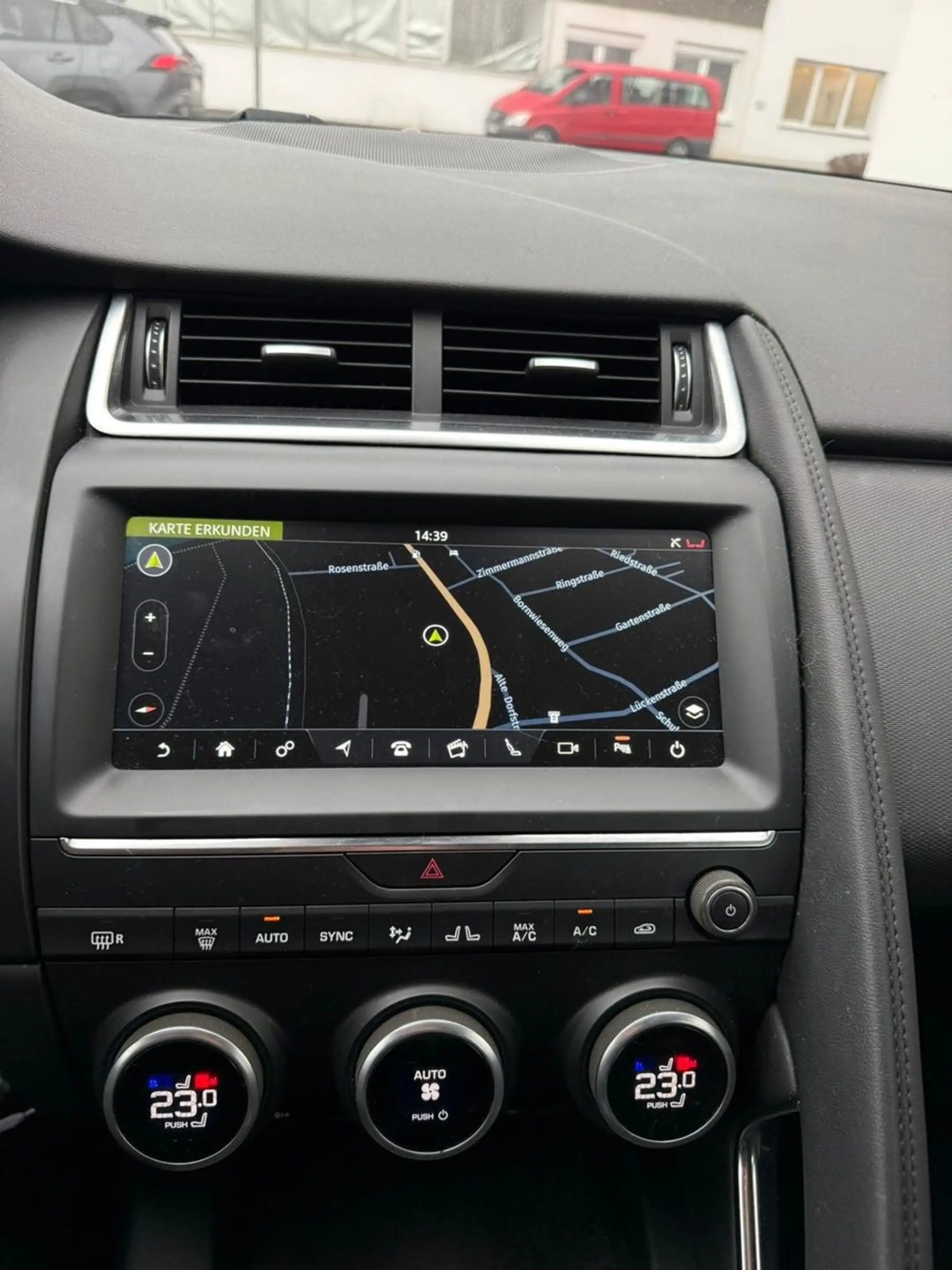 Jaguar E-Pace E-PACE Basis — photo 10