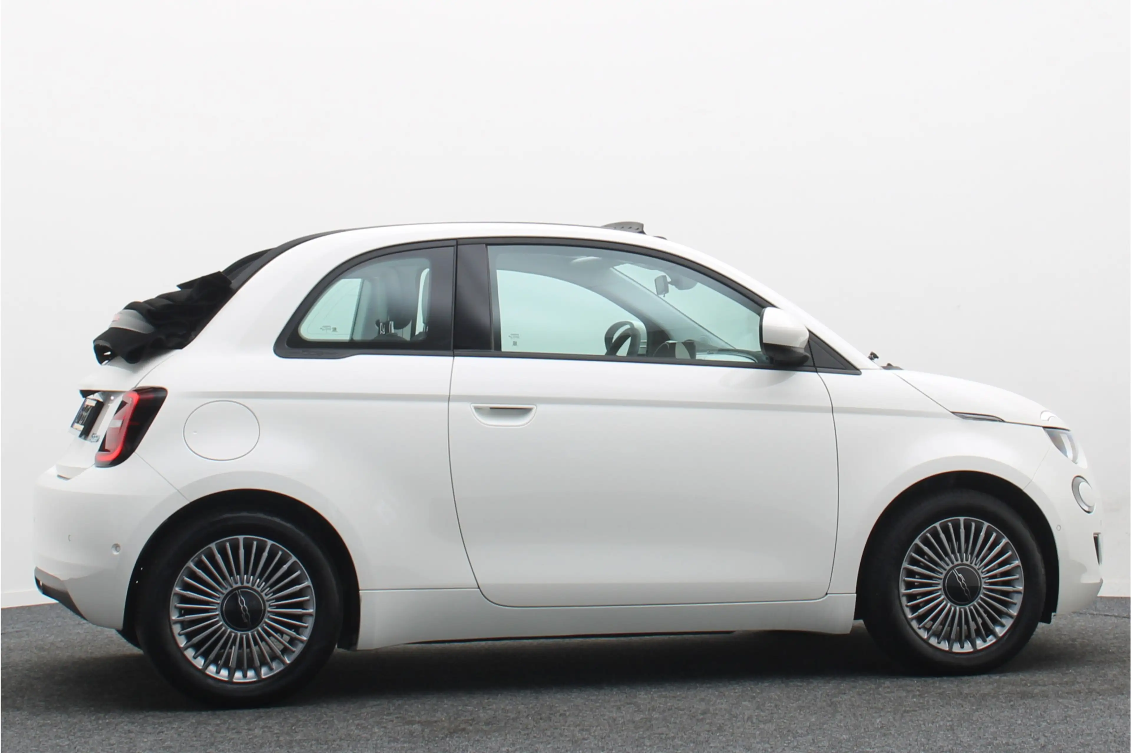 Fiat 500C Icon 42 kWh SOH 95%, Camera, Apple Carplay, Keyles — photo 18