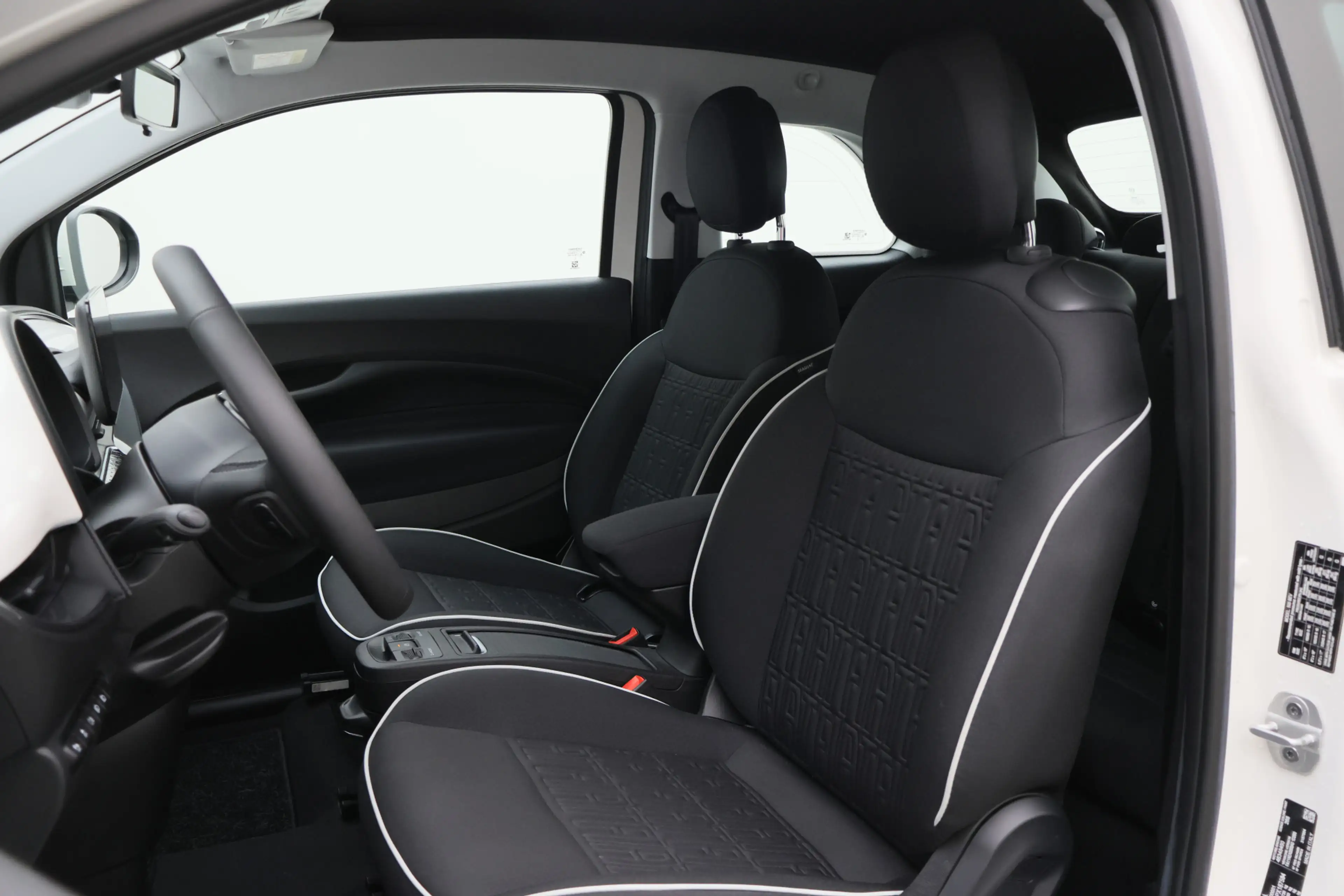 Fiat 500C Icon 42 kWh SOH 95%, Camera, Apple Carplay, Keyles — photo 10