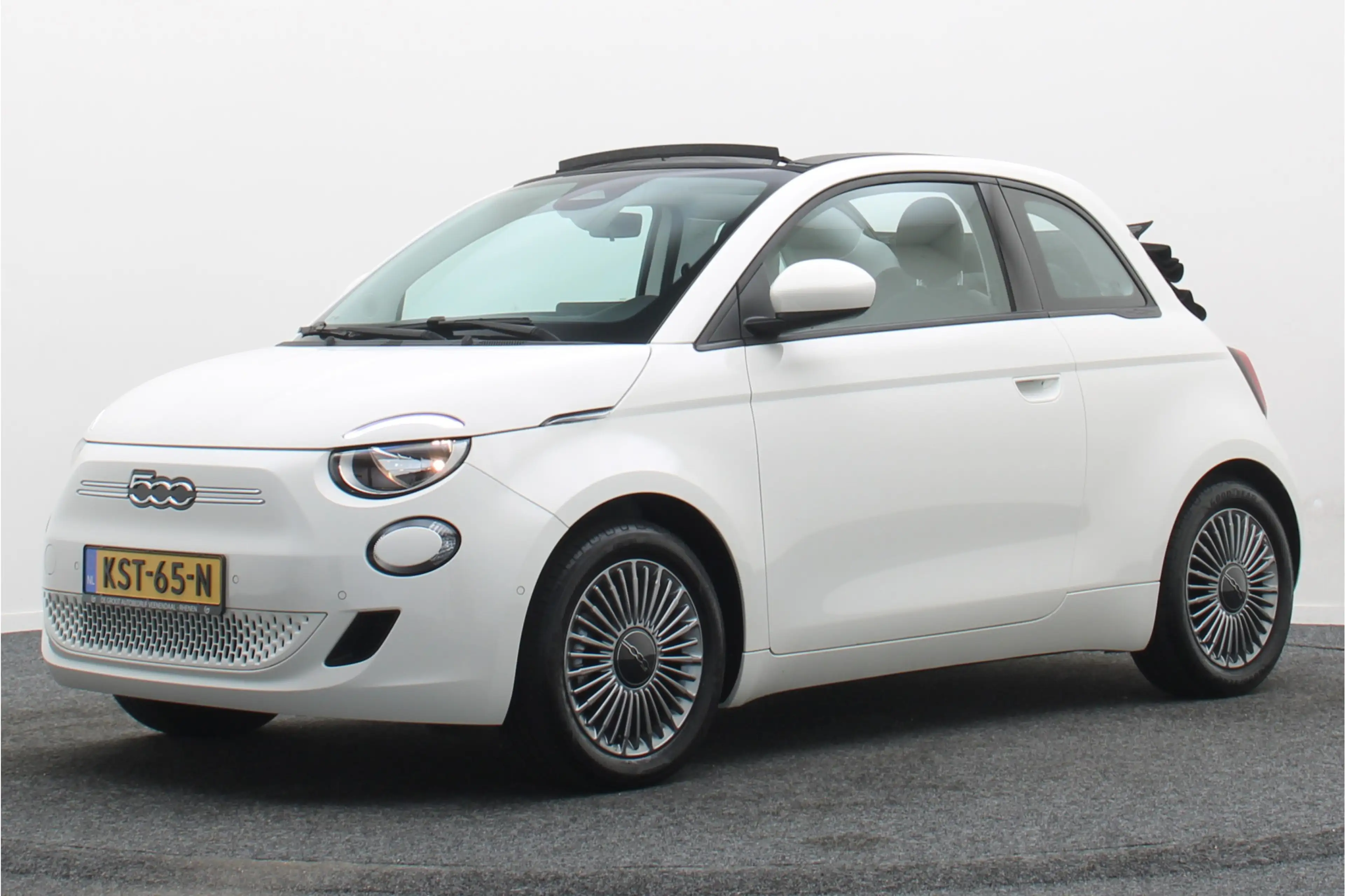 Fiat 500C Icon 42 kWh SOH 95%, Camera, Apple Carplay, Keyles — photo 14