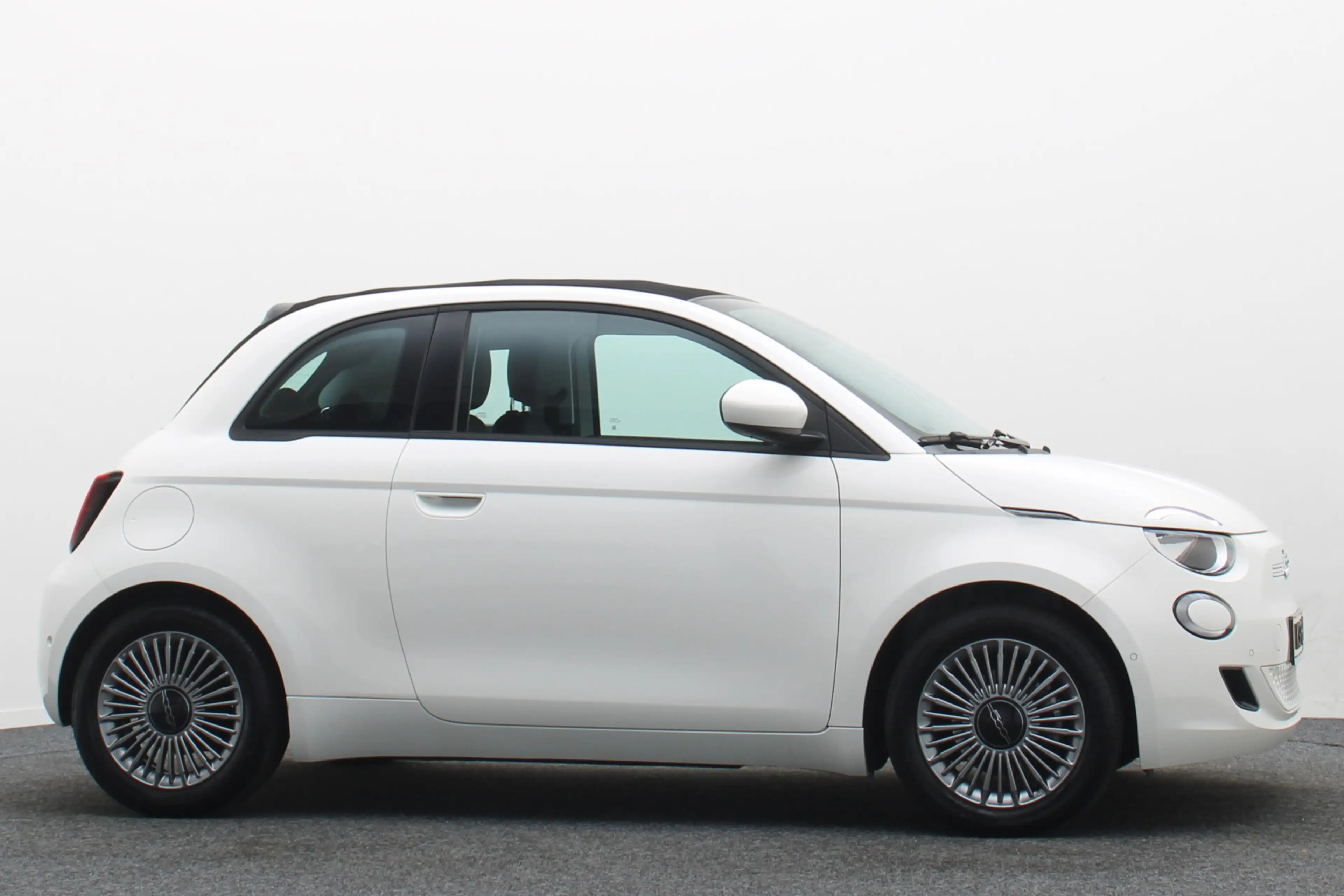Fiat 500C Icon 42 kWh SOH 95%, Camera, Apple Carplay, Keyles — photo 19