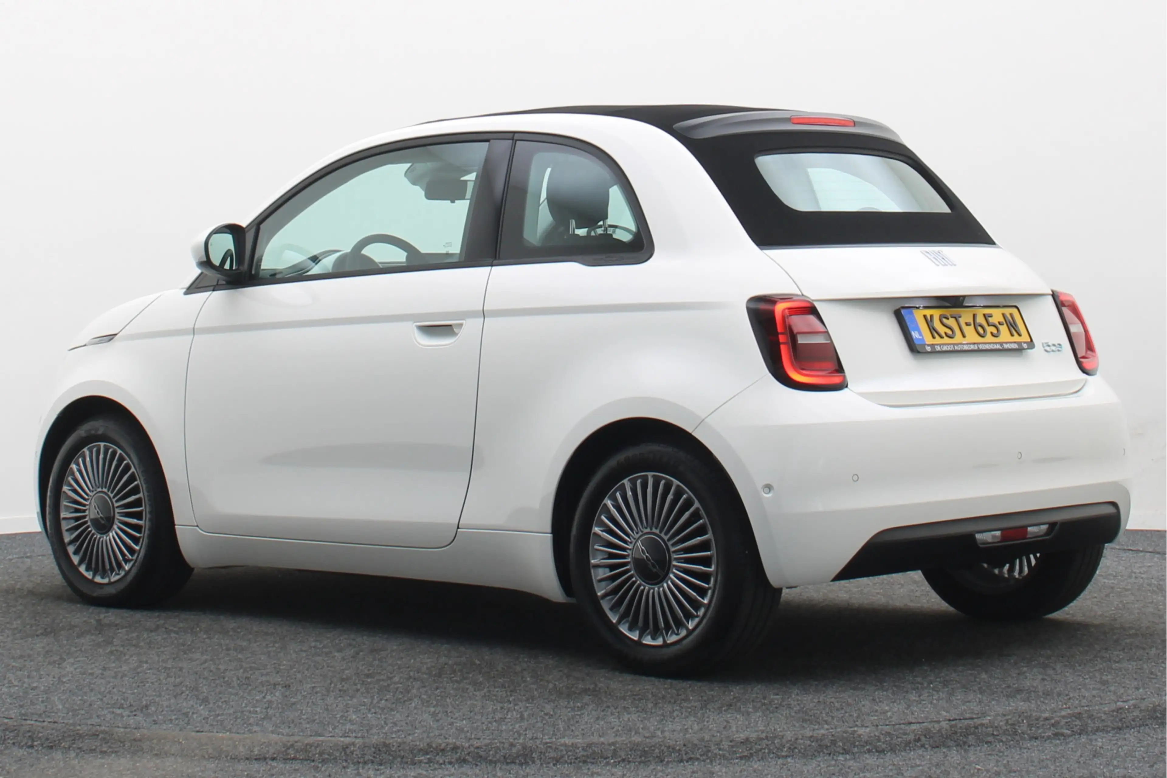 Fiat 500C Icon 42 kWh SOH 95%, Camera, Apple Carplay, Keyles — photo 4