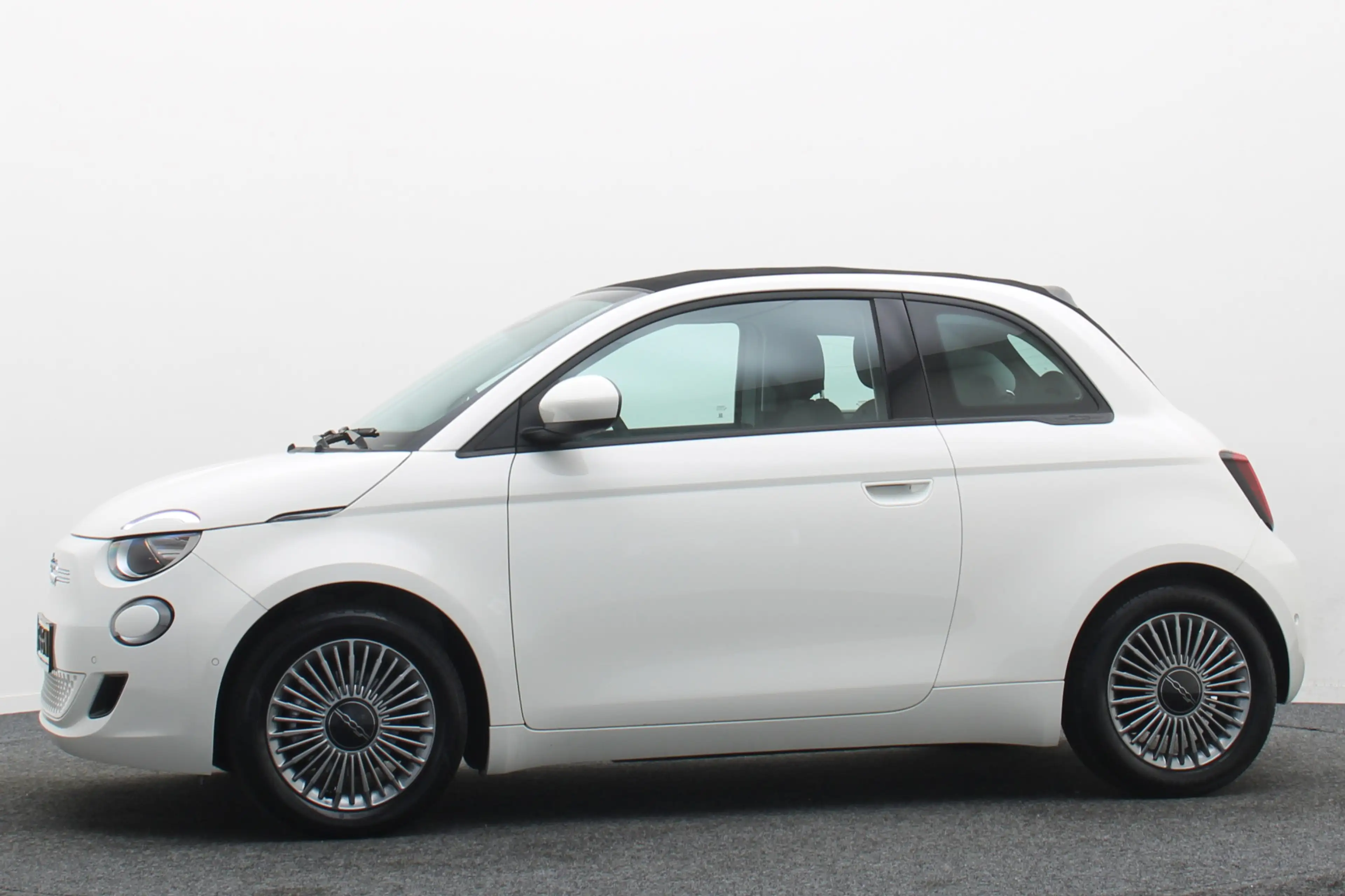 Fiat 500C Icon 42 kWh SOH 95%, Camera, Apple Carplay, Keyles — photo 15