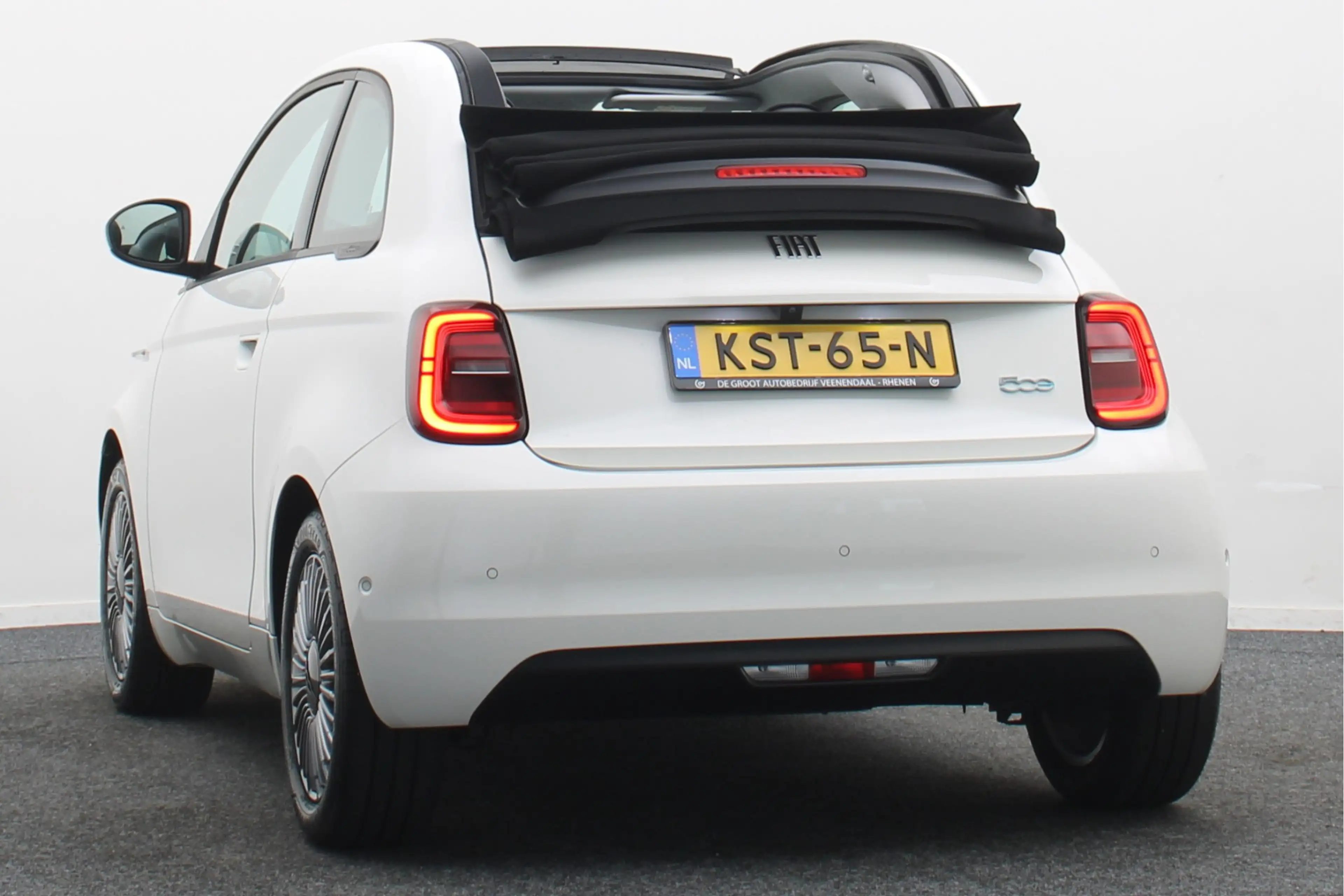 Fiat 500C Icon 42 kWh SOH 95%, Camera, Apple Carplay, Keyles — photo 16