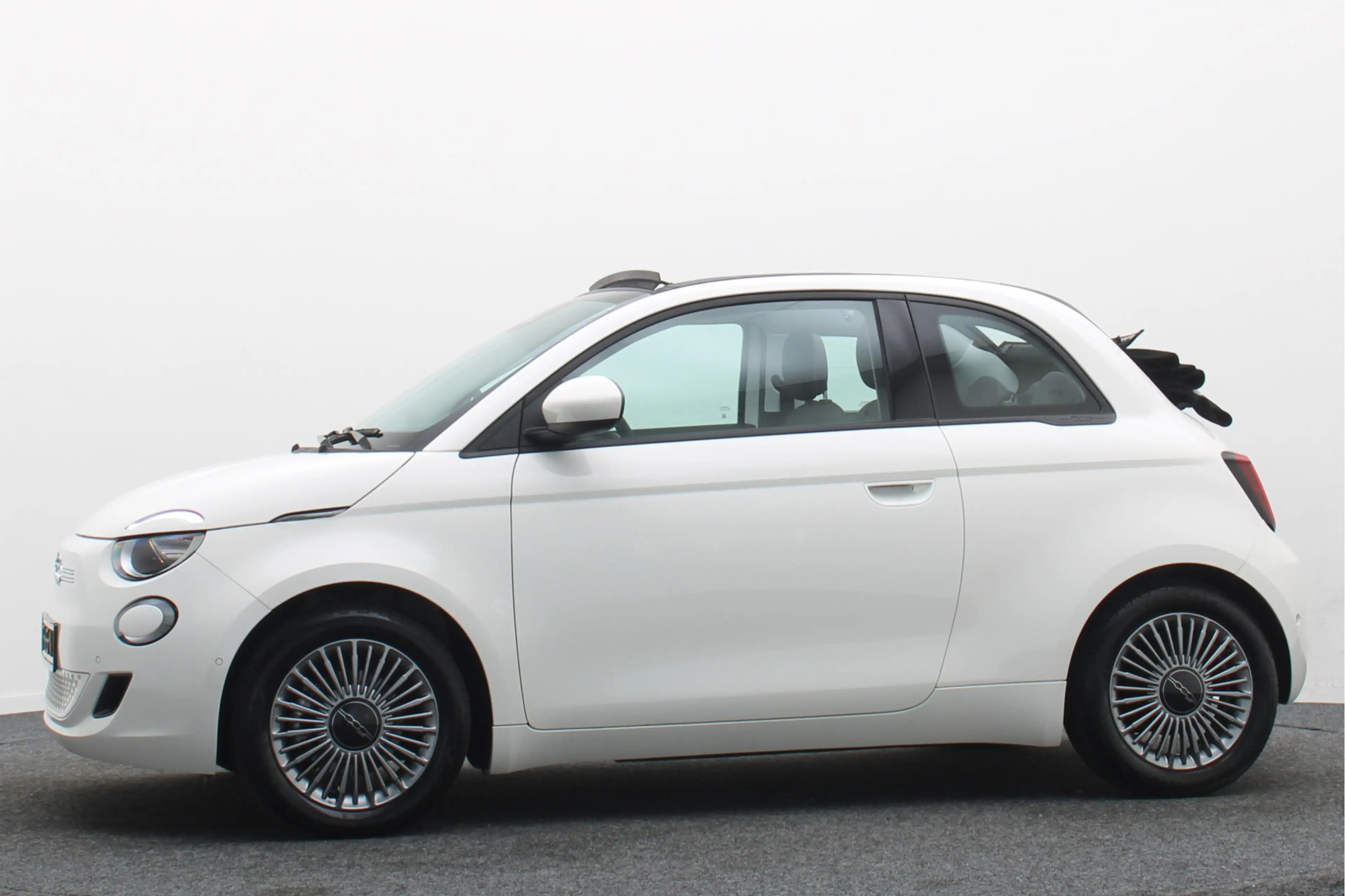 Fiat 500C Icon 42 kWh SOH 95%, Camera, Apple Carplay, Keyles — photo 8