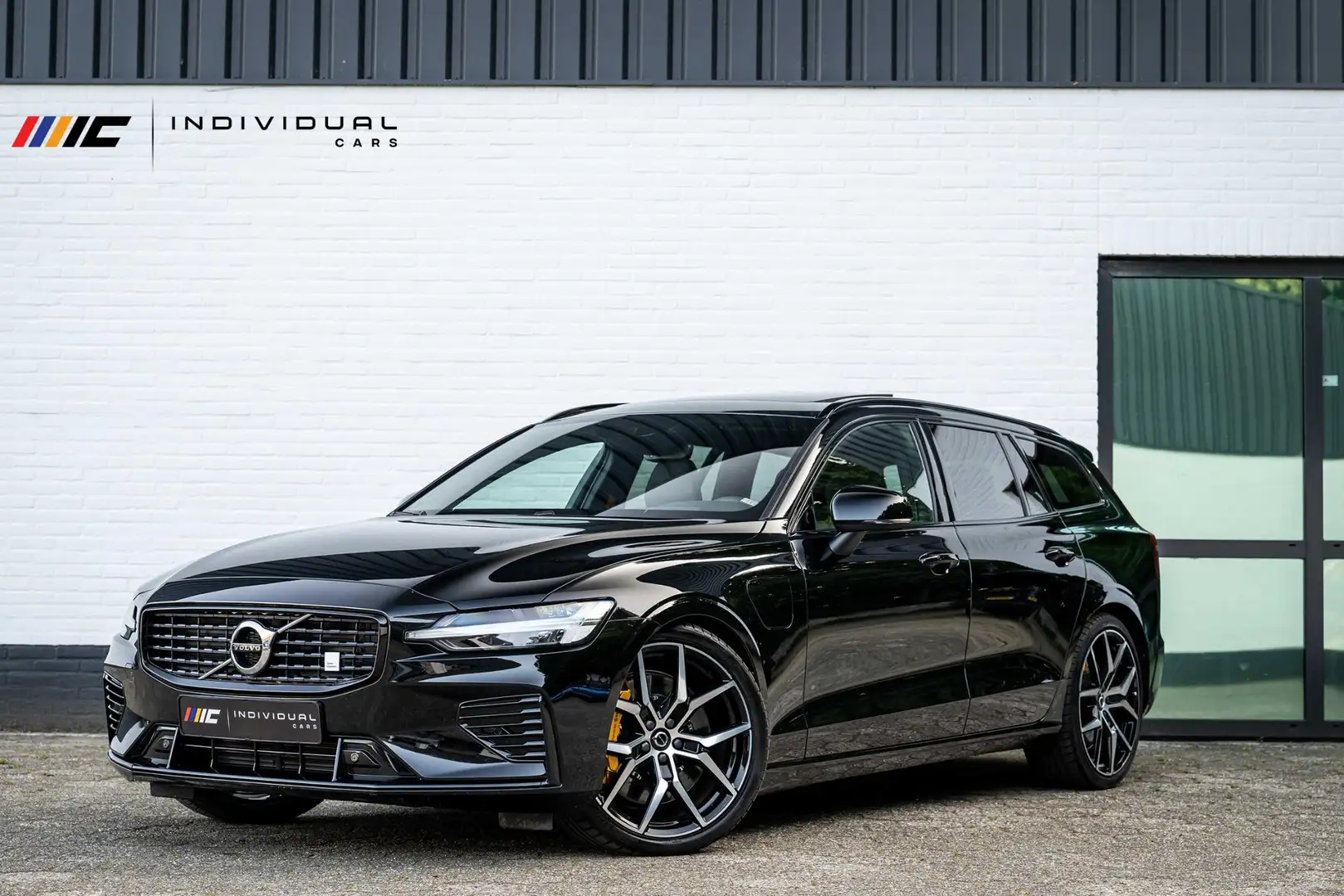 Volvo V60 2.0 T8 AWD Polestar Engineered 405pk Pano Trekhaak Zwart - 1