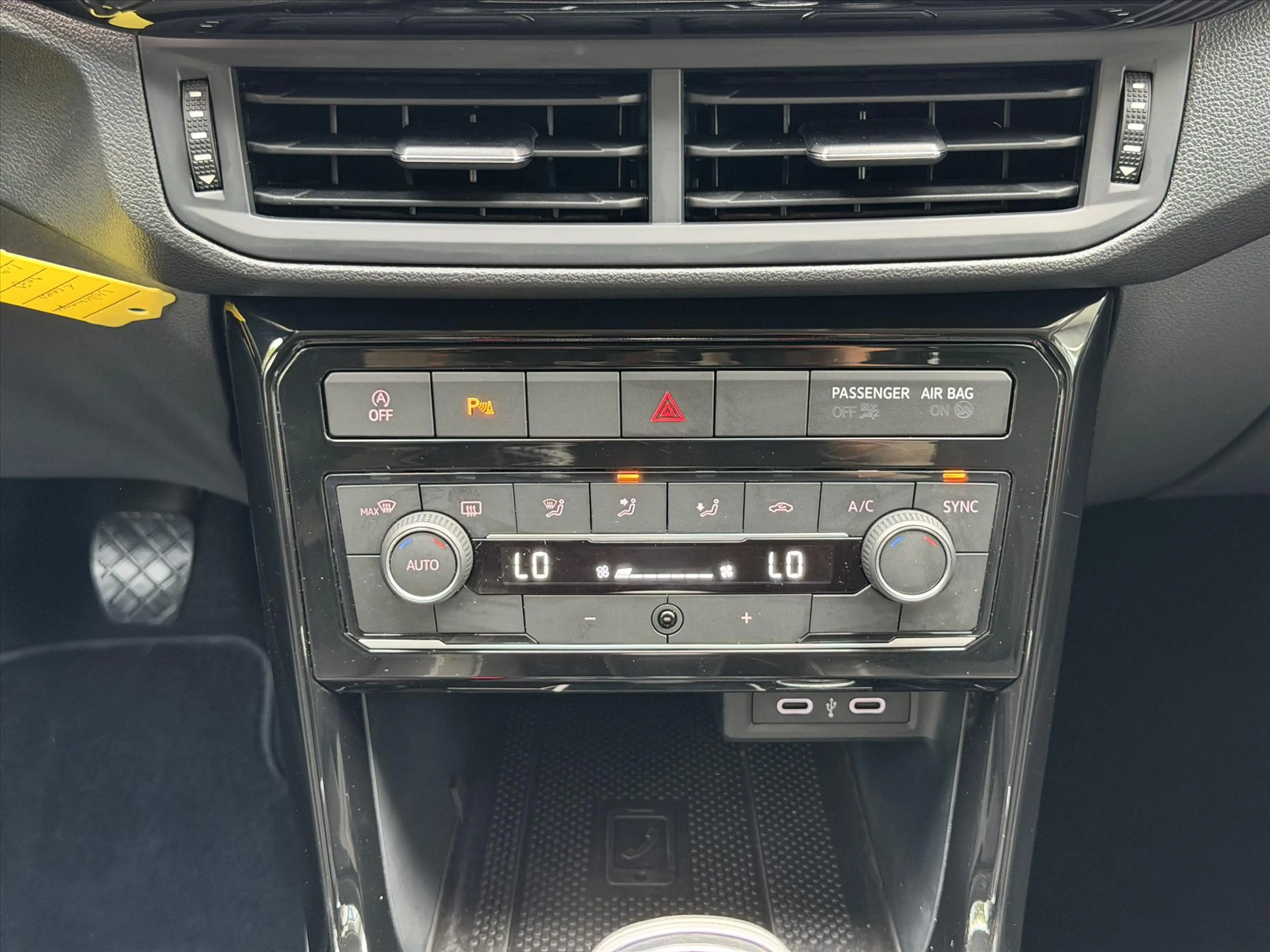 Volkswagen T-Cross 1.0 TSI 110pk Style — photo 18