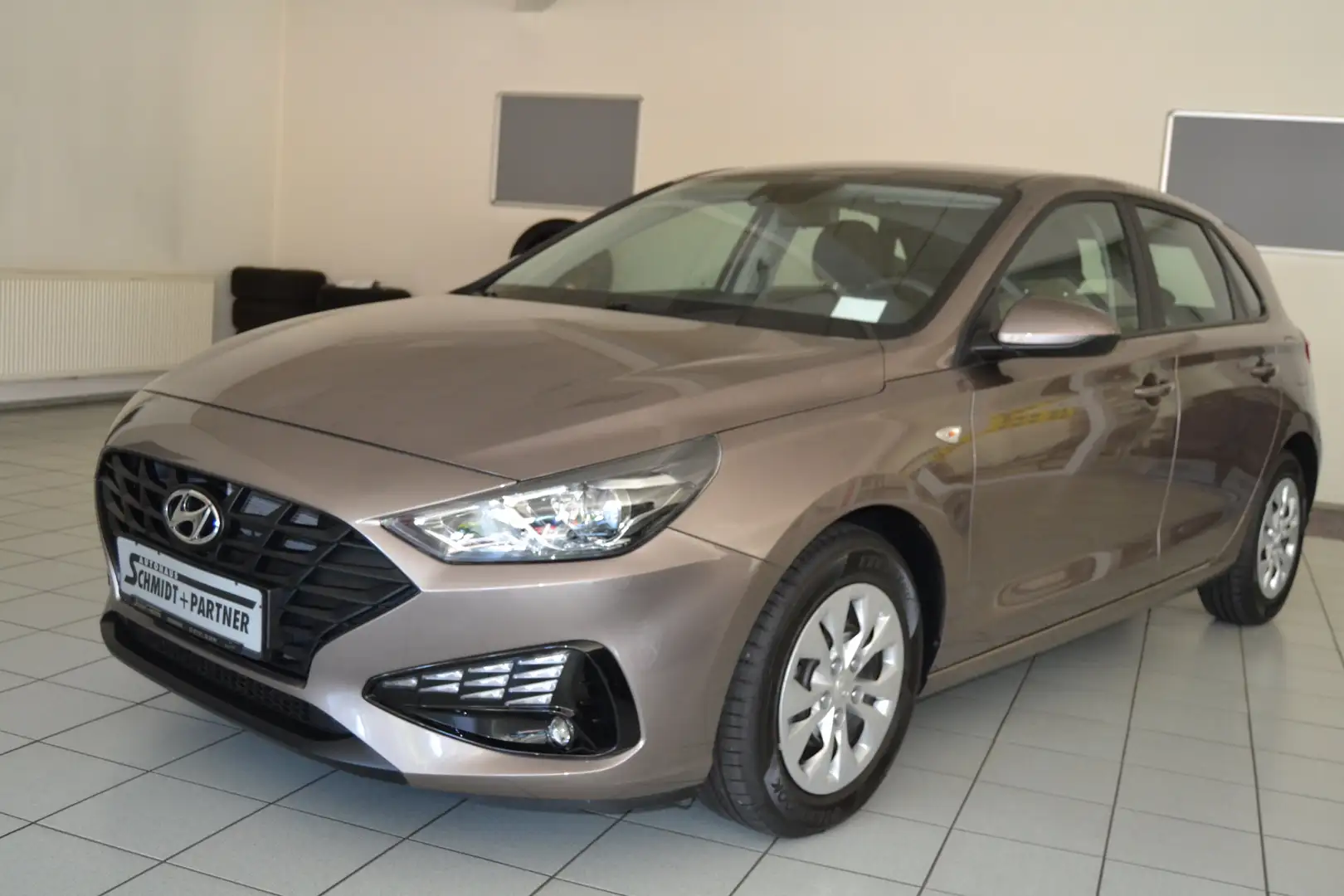Hyundai i30 Automatik / DCT Bronze - 1