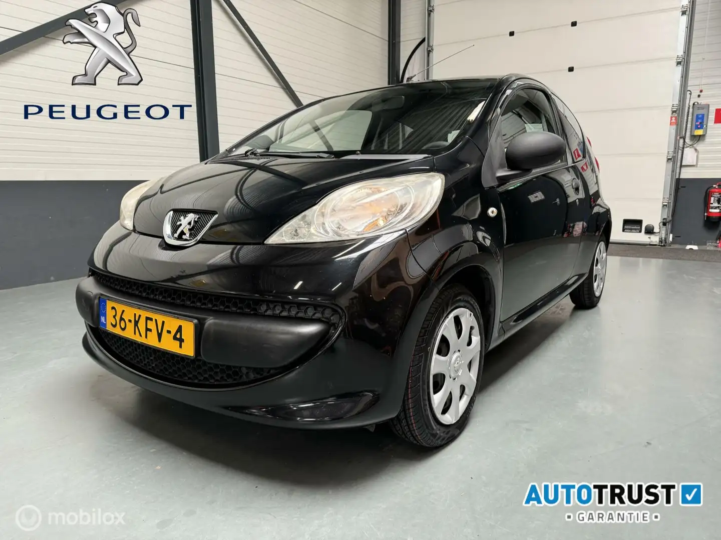 Peugeot 107 1.0-12V XR CD-AUX|Zuinig|Betrouwbaar Zwart - 1
