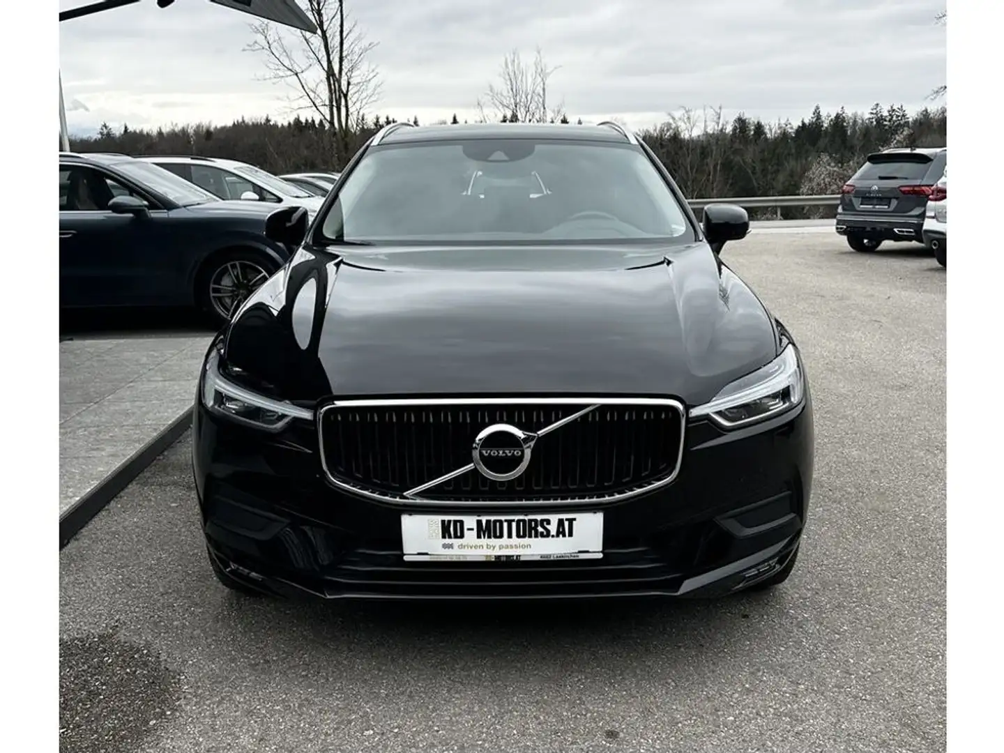 Volvo XC60 Momentum Pro AWD*1.Besitz*Leder*H Schwarz - 2