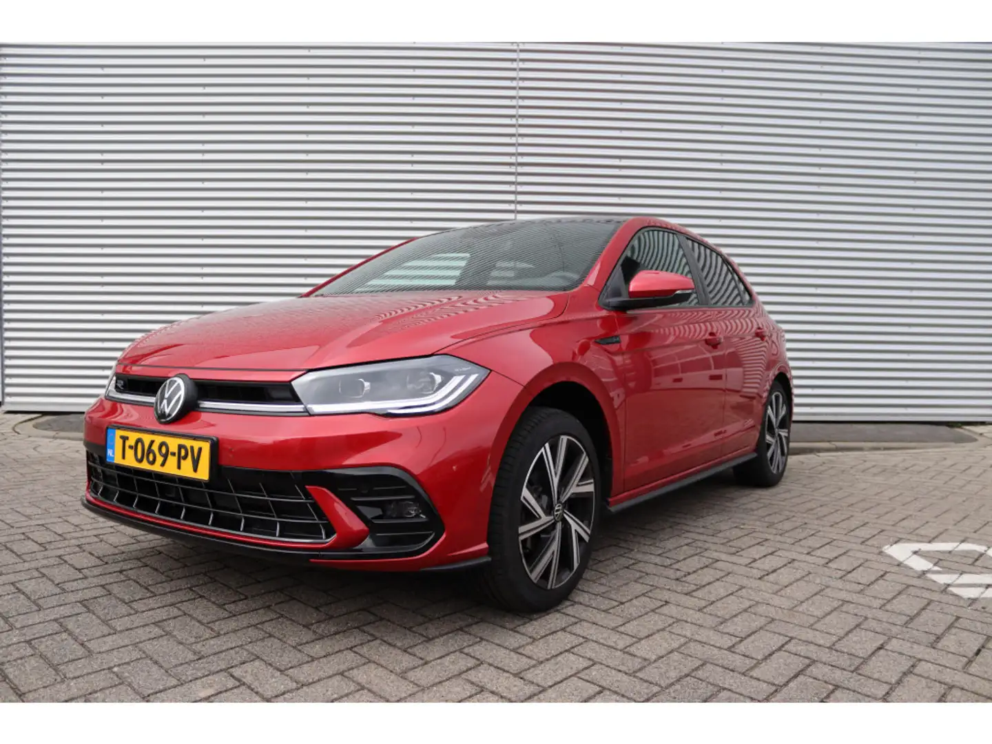 Volkswagen Polo 1.0 TSI R-Line Business+ Panorama dak , 17 inch be Rood - 2