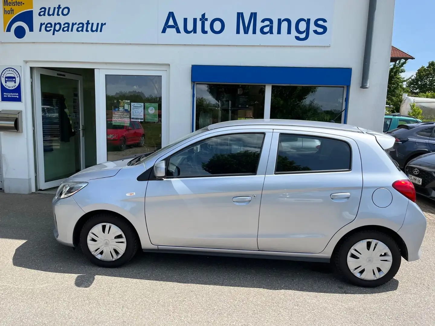 Mitsubishi Space Star 1.2 MIVEC Select Silber - 2