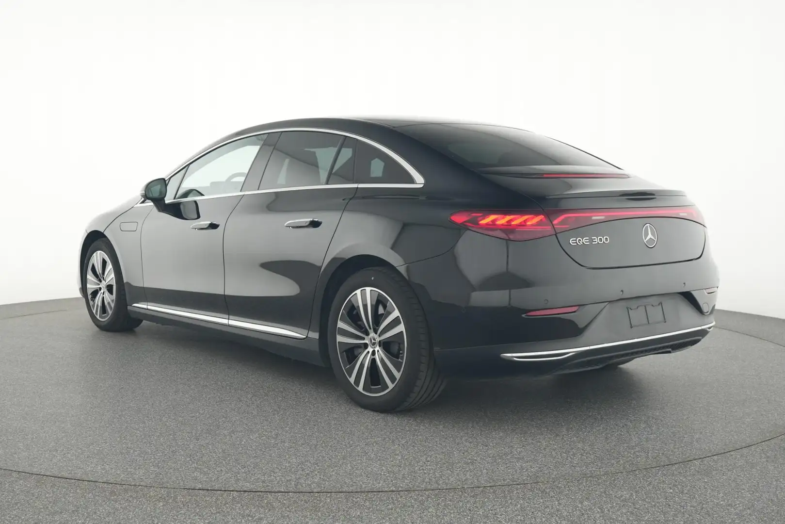Mercedes-Benz EQE 300 Business Line + PANORAMISCH DAK + LEDER + CARPLAY Noir - 2