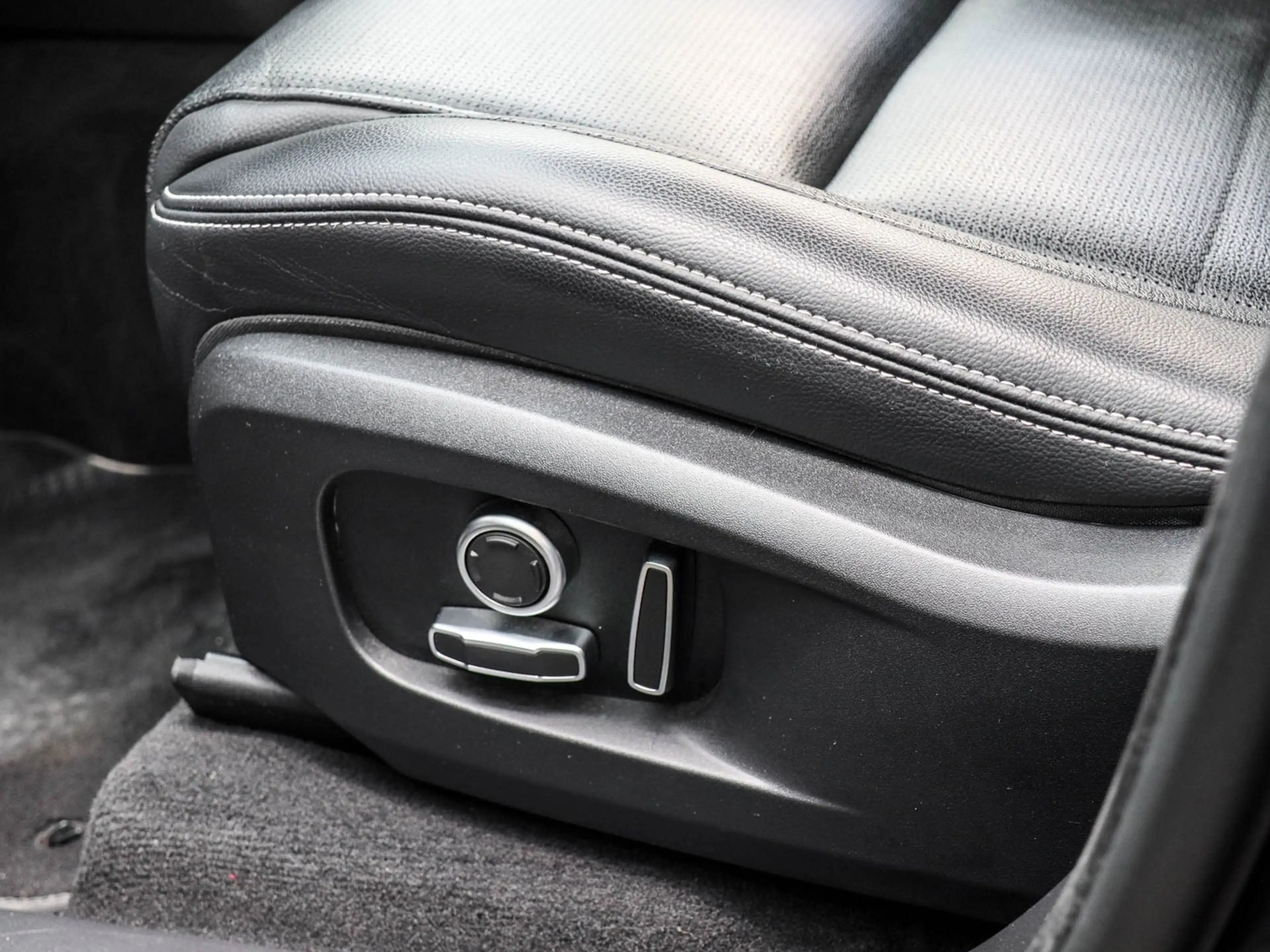 Jaguar F-Pace P400 R-Dynamic SE AWD Winter Paket, Meridian Sound — photo 12