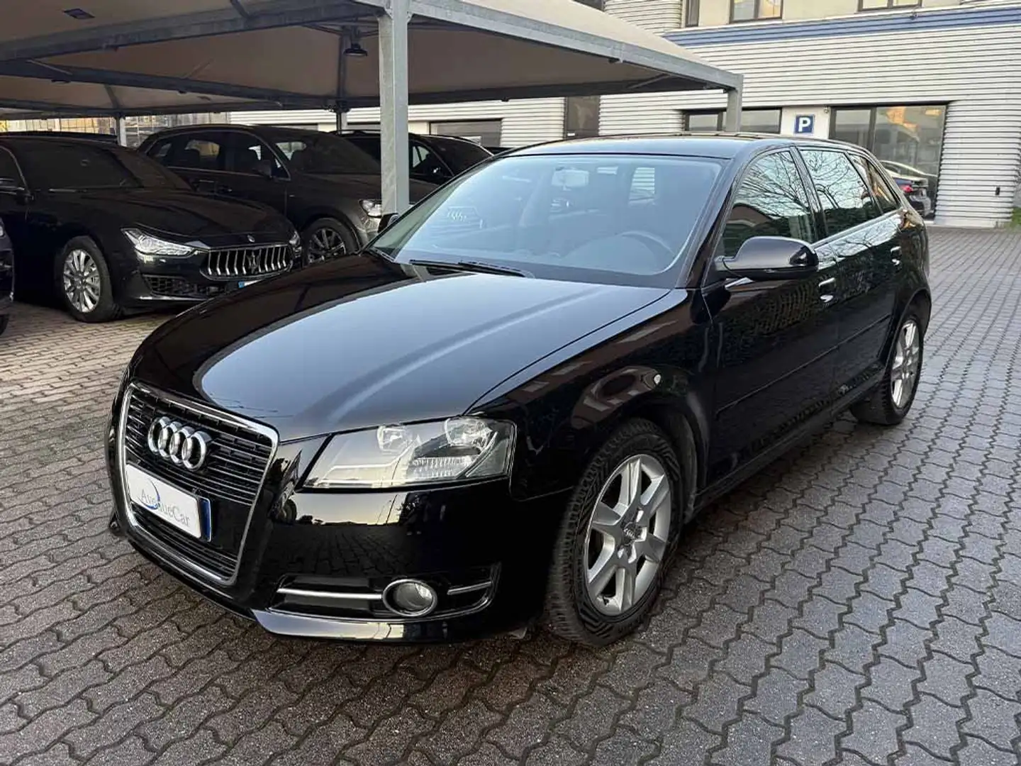 Audi A3 Sportback 1.6 tdi s-tronic ADATTA A NEOPATENTATI Чорний - 1