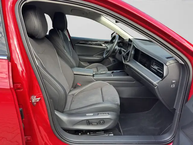 Volkswagen Passat view 4