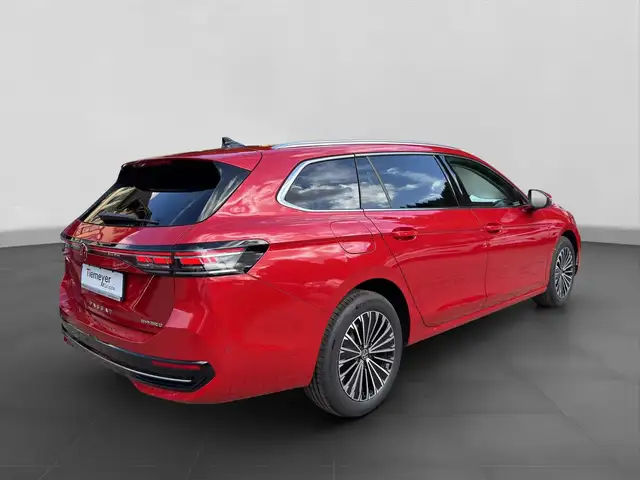 Volkswagen Passat view 3