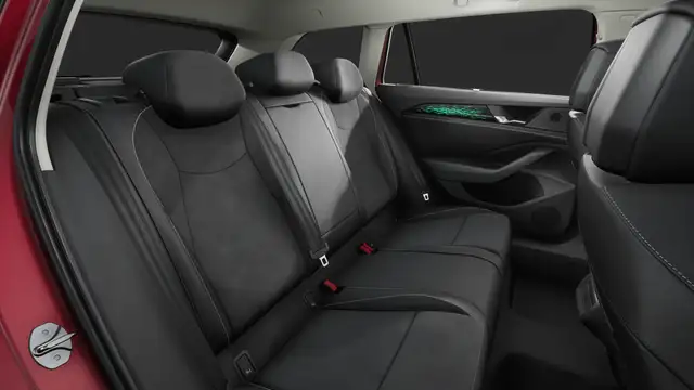 Volkswagen Passat view 11