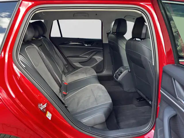 Volkswagen Passat view 6
