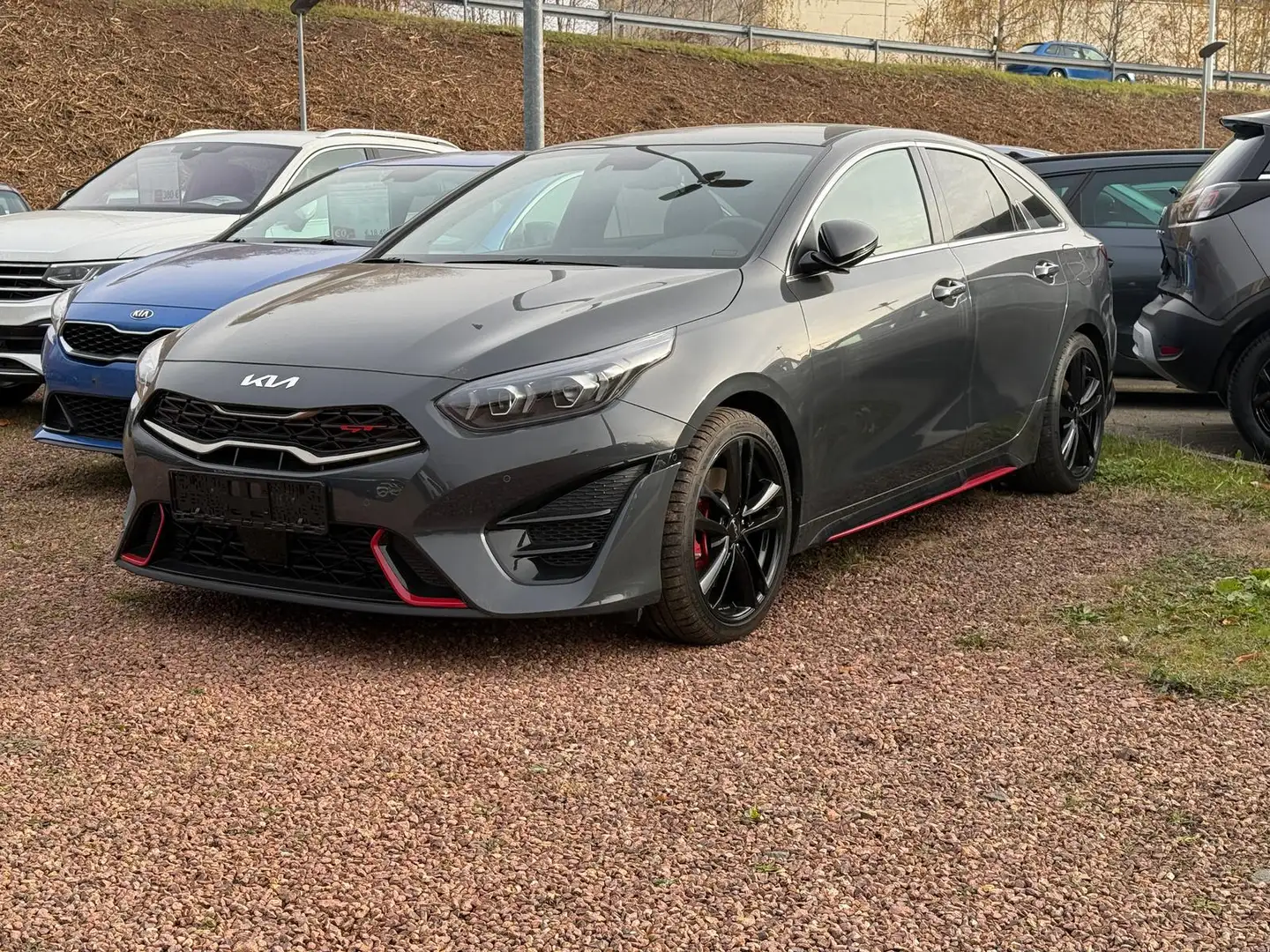 Kia ProCeed / pro_cee'd 1.6 T-GDI DCT GT Komfort Bastuck|4xSHZ|RFK|JBL|ACC Grau - 2