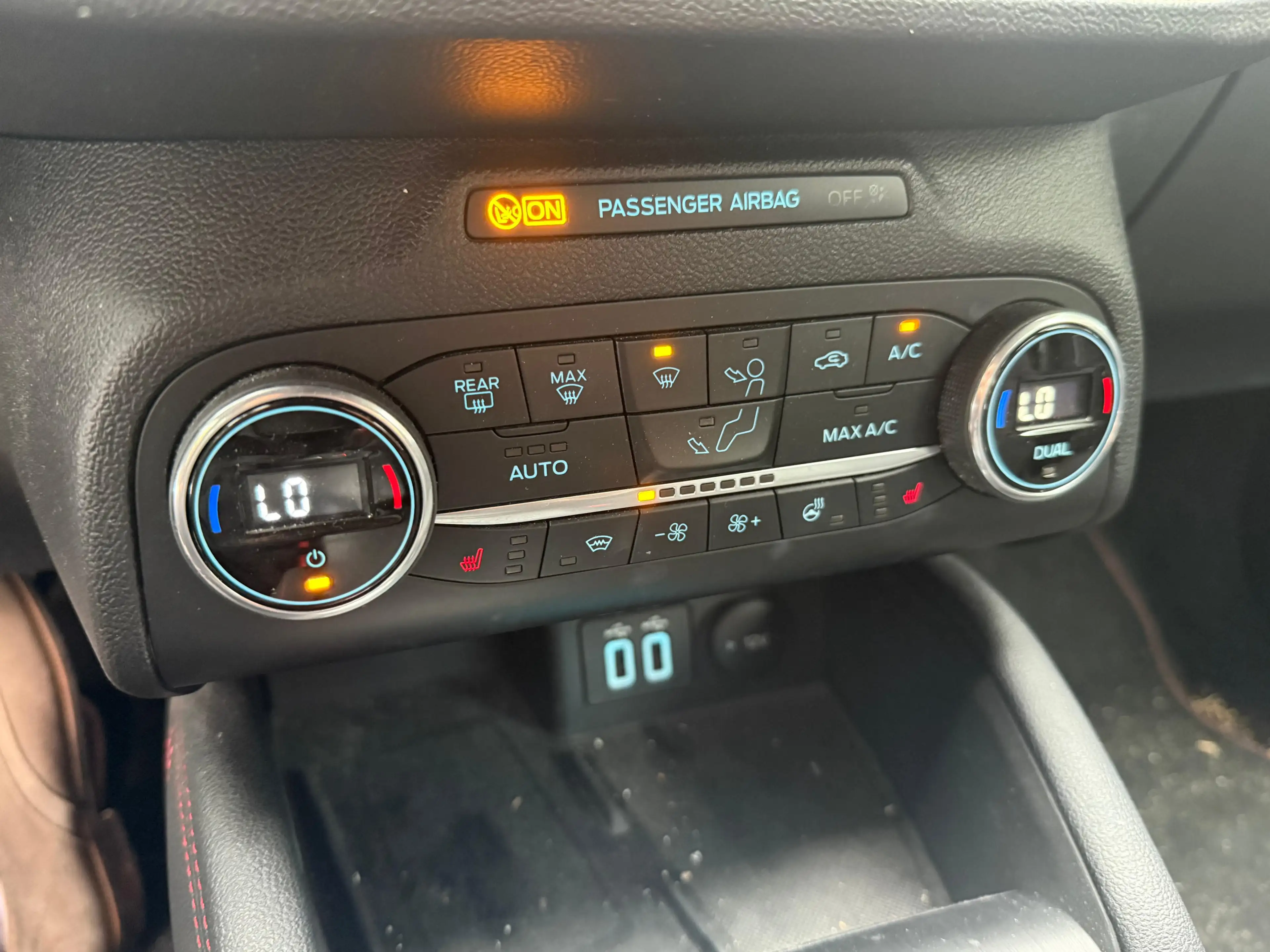Ford Focus 1.5 EB Limo Aut ST-Line X VIRT+LED+SHZ+KAM — photo 14