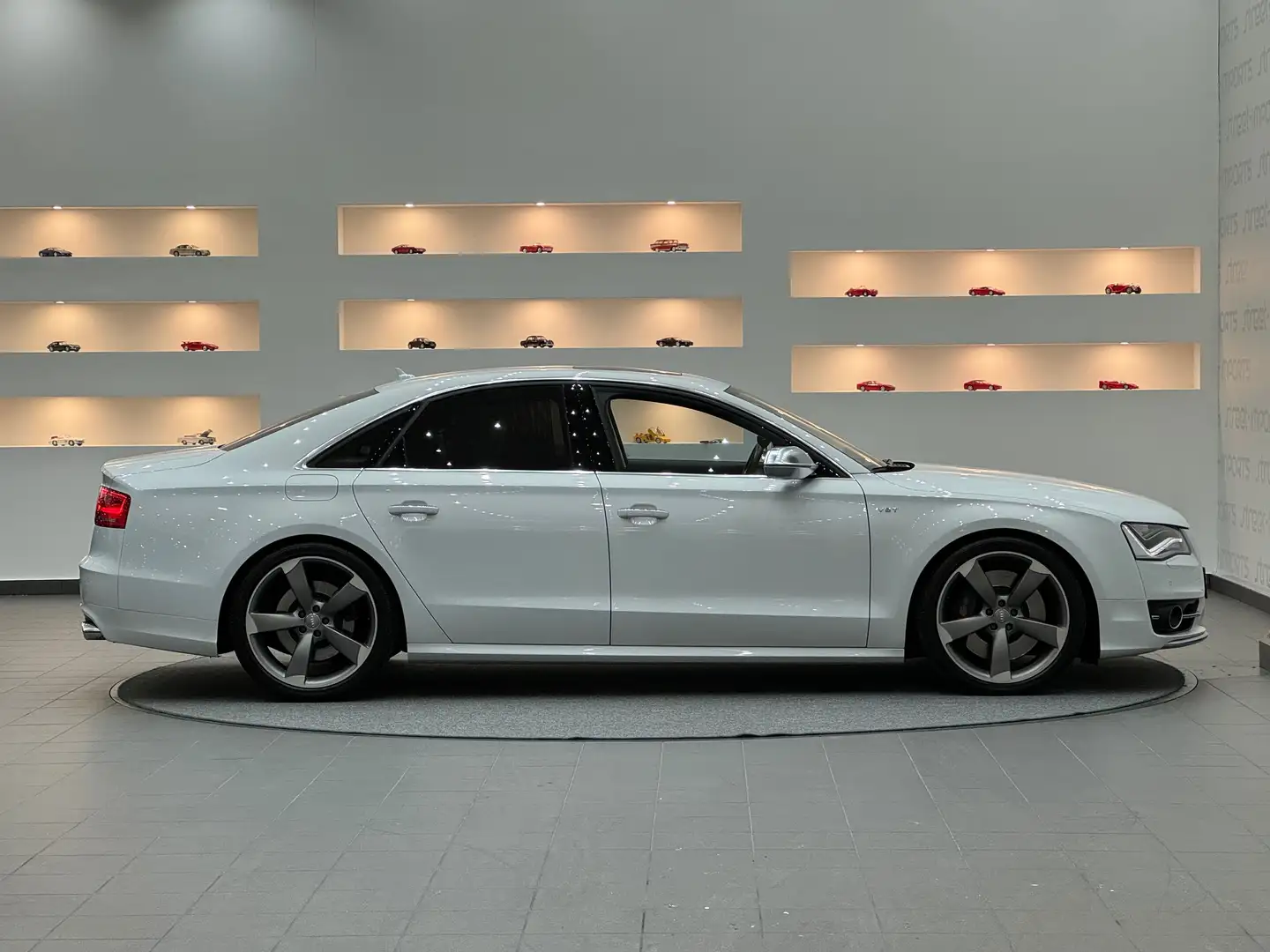 Audi S8 4.0TFSI*Design Selection*Standheizung*Schiebedach* Wit - 1