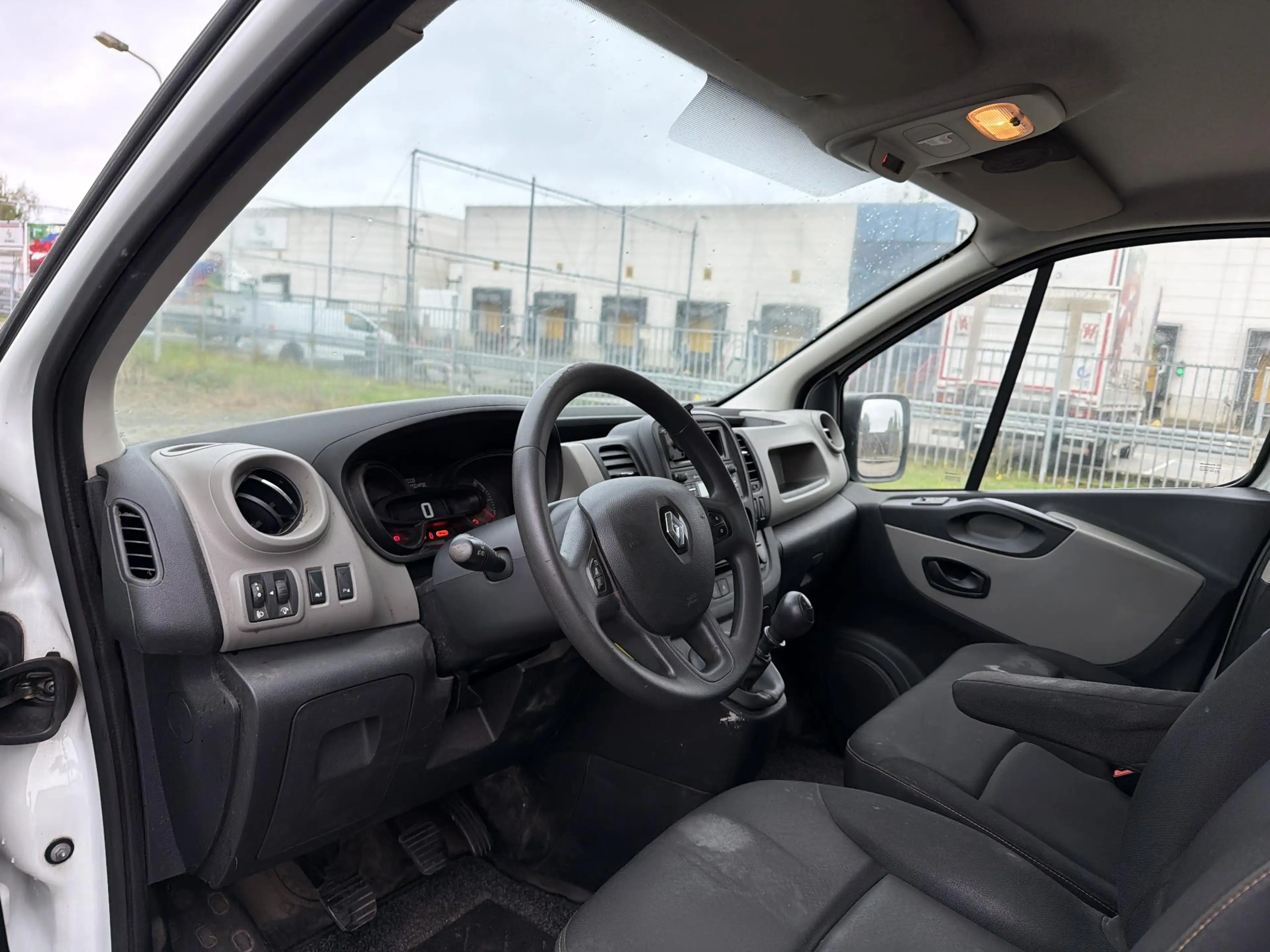 Renault Trafic 1.6 dCi T29 L1H1 Comfort | € 4.450,- NETTO! | Euro — photo 3