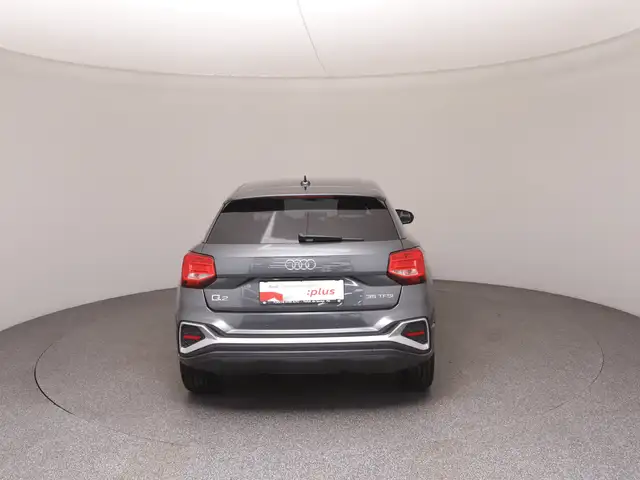 Audi Q2 view 6