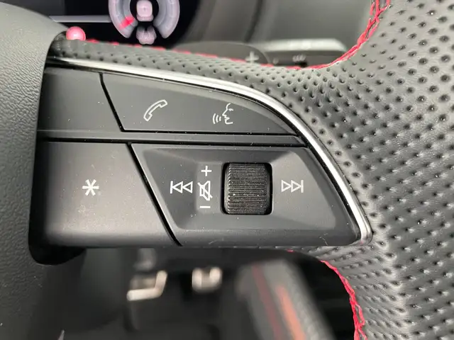 Audi Q2 view 15
