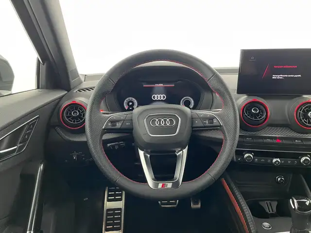 Audi Q2 view 12