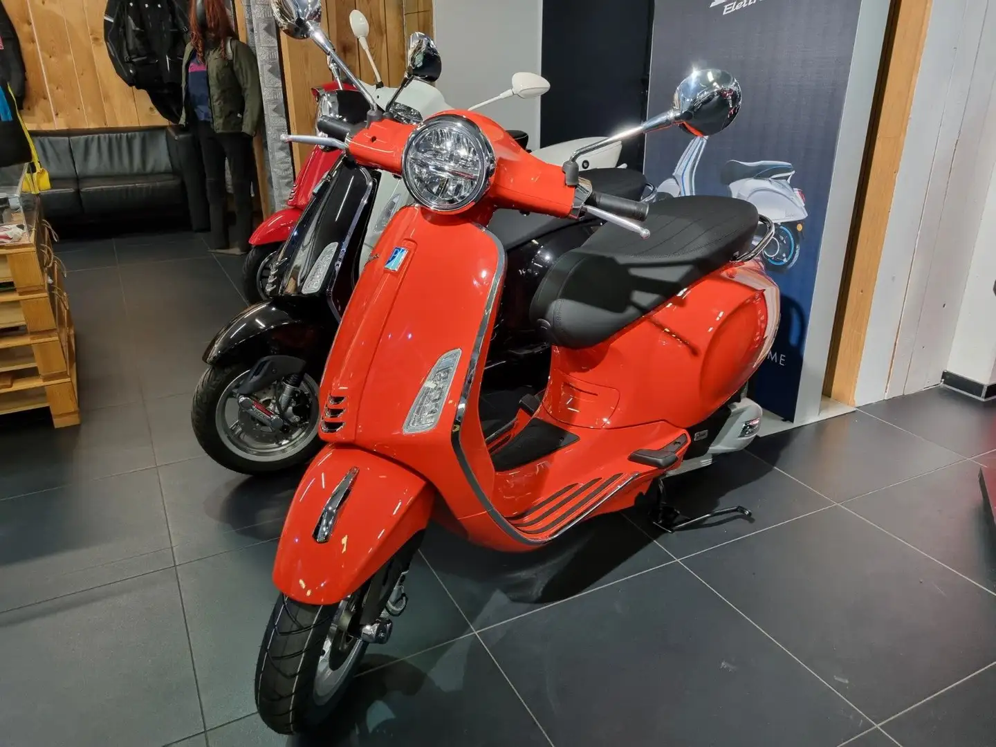 Vespa Primavera 125 Modell2024 Pomarańczowy - 1