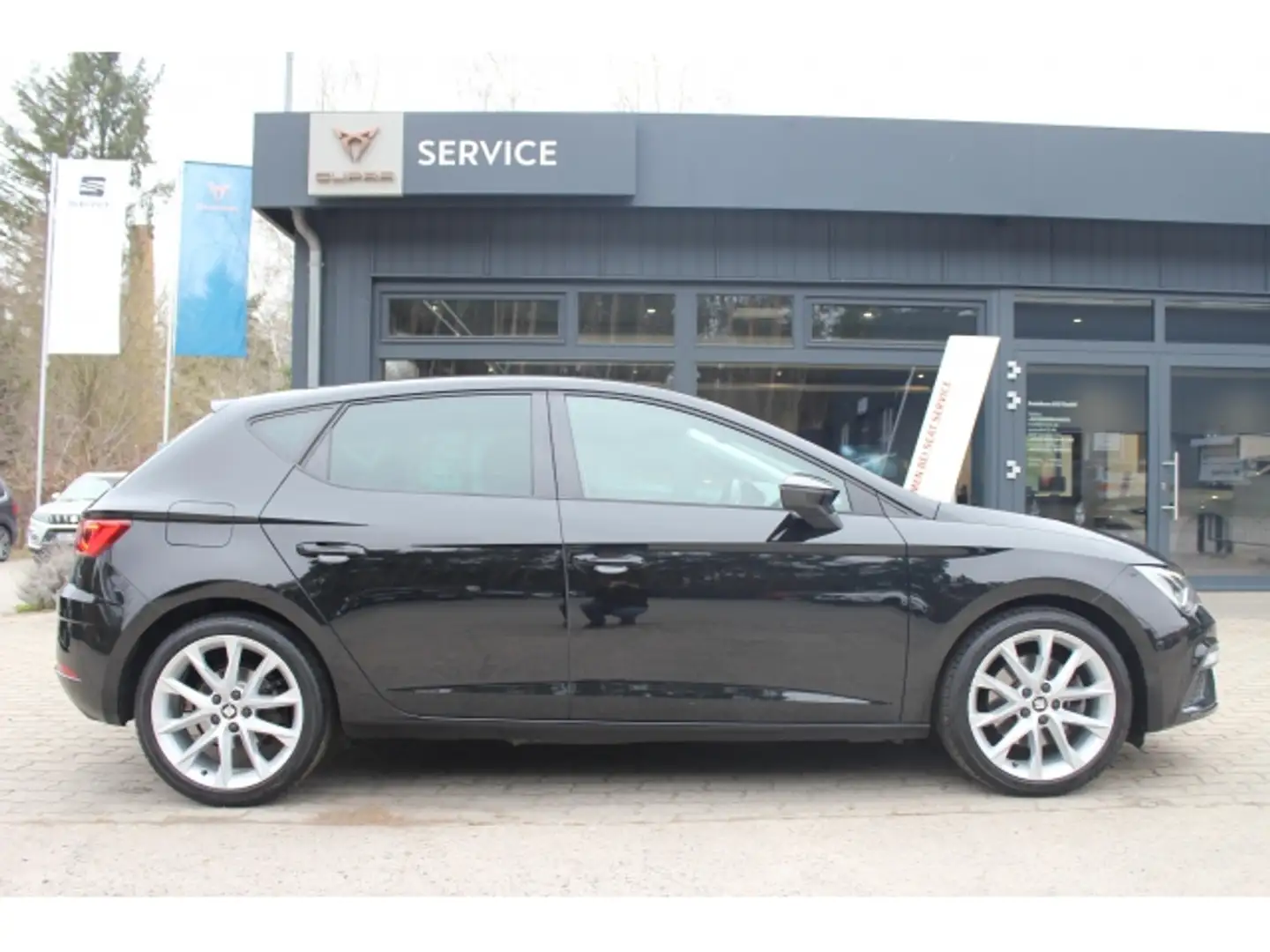 SEAT Leon Leon 1.8 TSI S&S FR Navi. LED. SHZ. Rückkamera Schwarz - 1