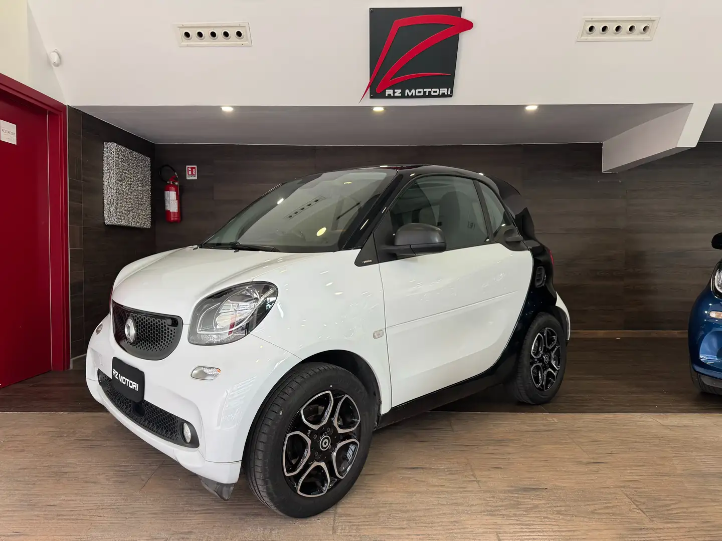 smart forTwo Passion 71cv twinamic-SOLI 18.000 KM-1PRO-ITALIANA bijela - 1