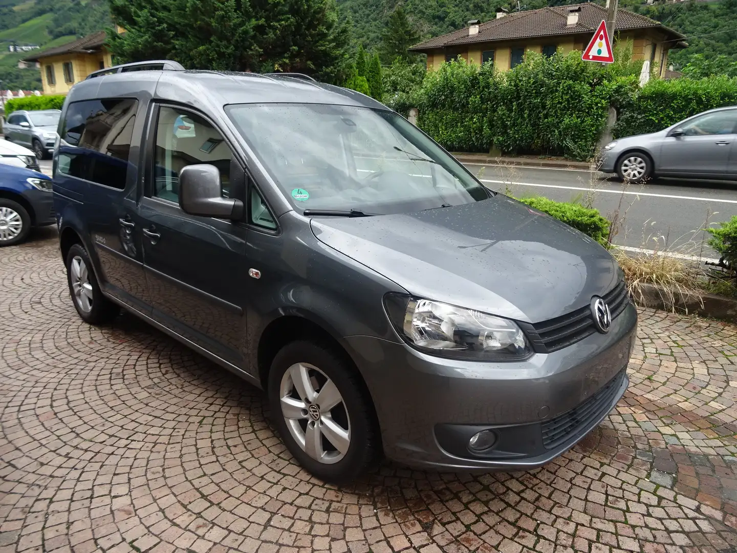 Volkswagen Caddy Caddy 1.6 TDI Jakoo Gris - 1