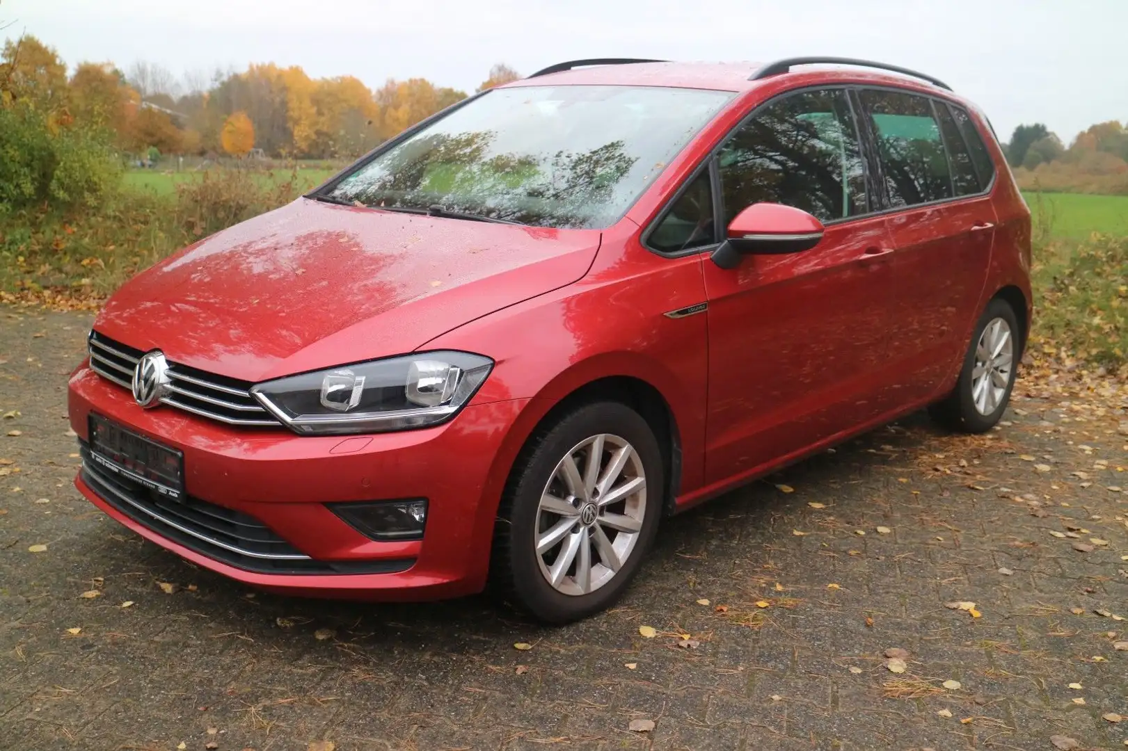 Volkswagen Golf Sportsvan VII Lounge 1,4 DSG/S-HEFT/AHK Rot - 1