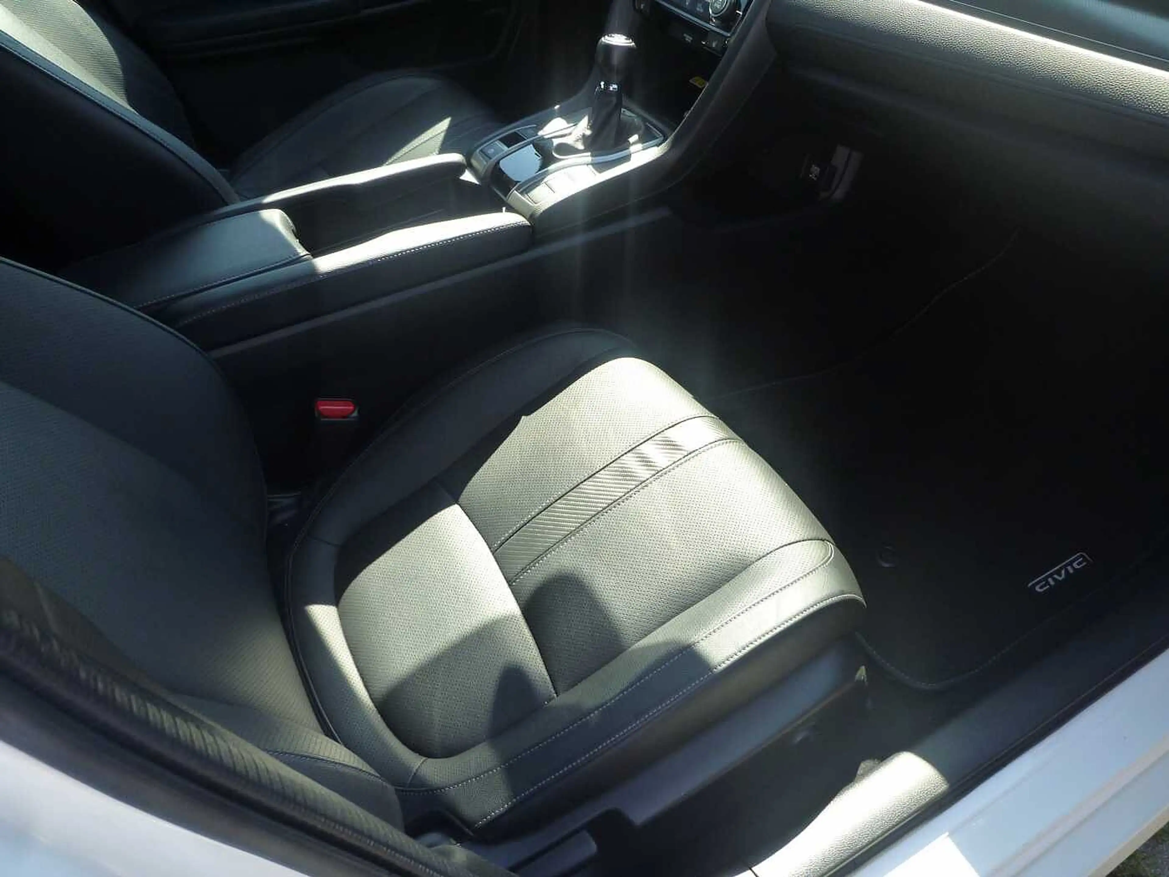 Honda Civic 1.5 i-VTEC Turbo Prestige — photo 7